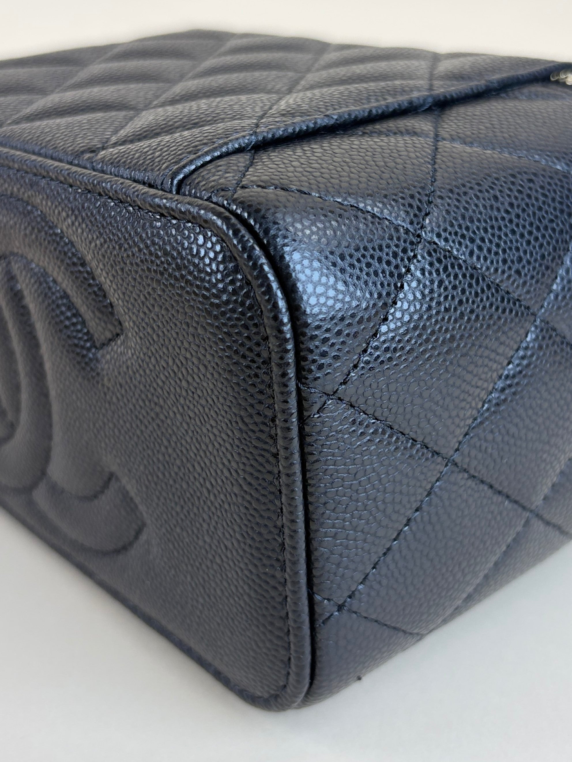 Chanel black euro caviar quilted Small Vanity Chain Case