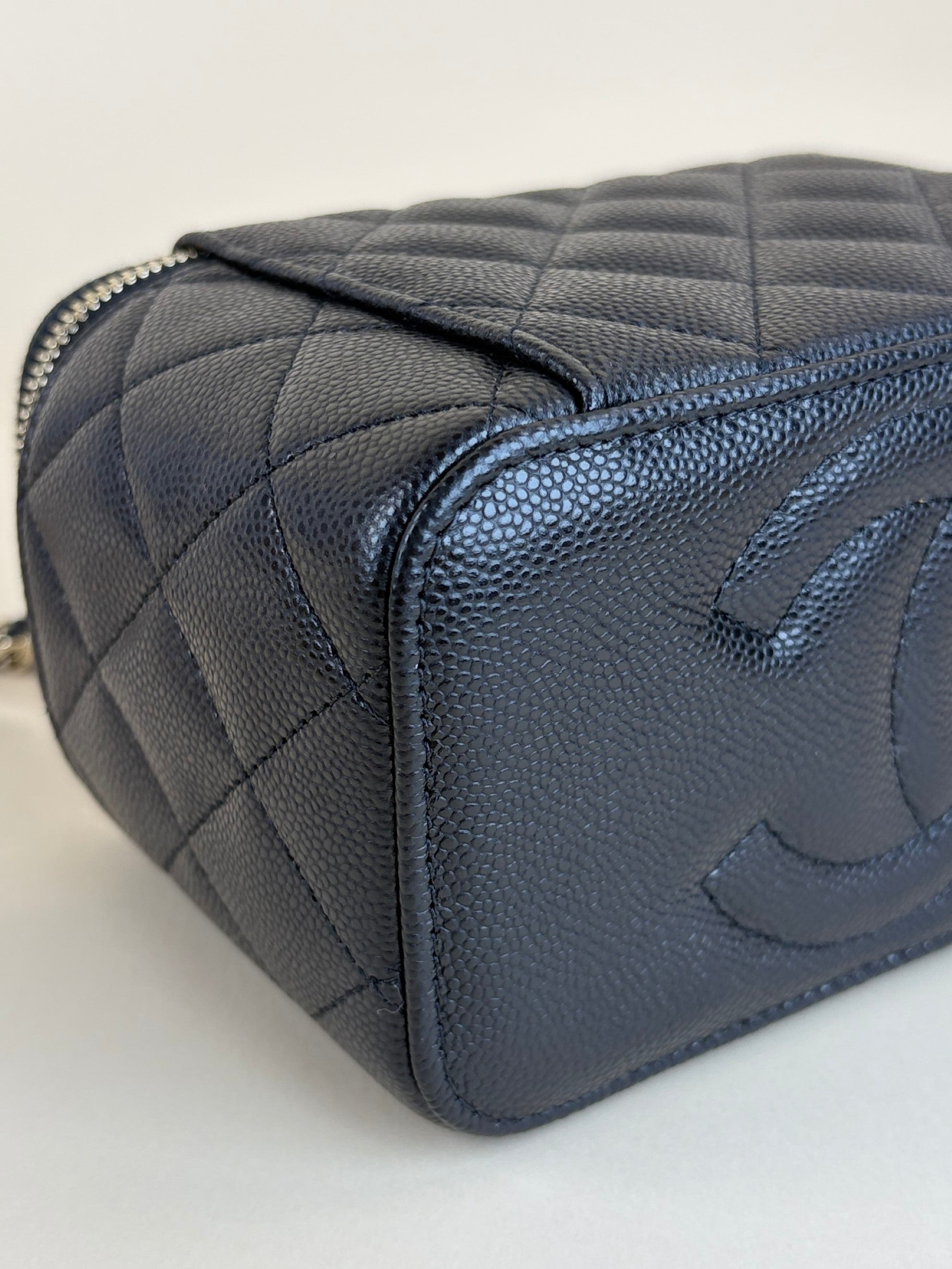 Chanel black euro caviar quilted Small Vanity Chain Case