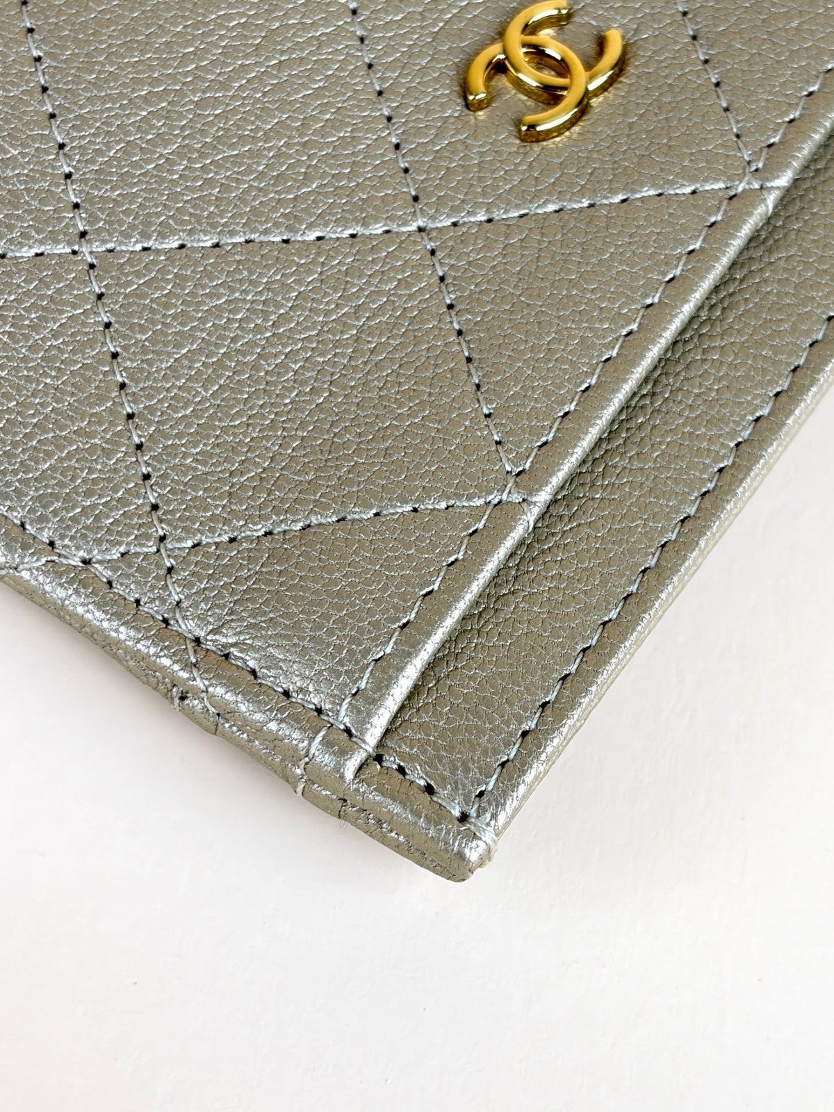 Chanel gold metallic quilted calfskin classic card holder