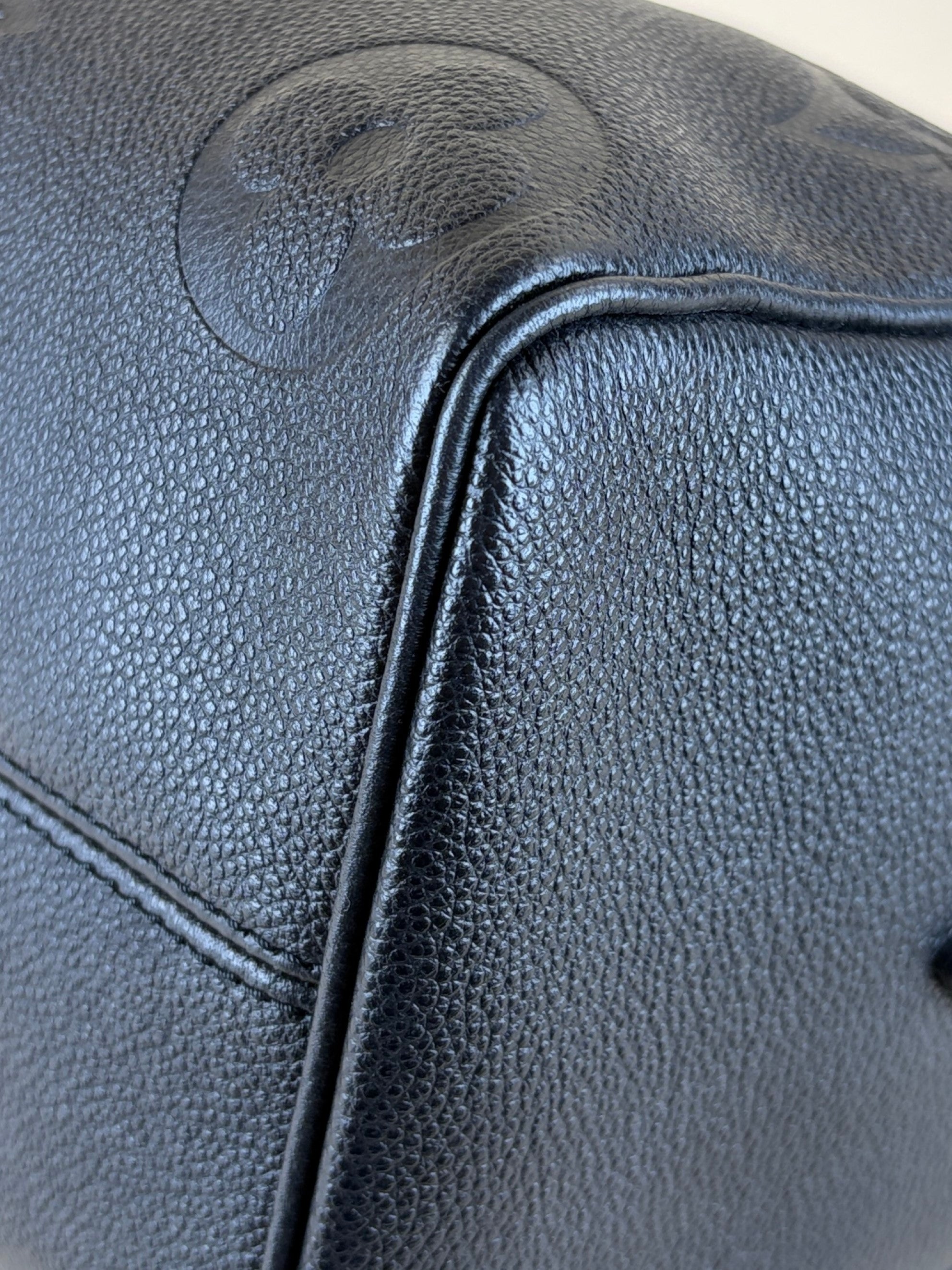 Louis Vuitton Black Monogram Imprinted leather speedy bandoliered 25tote bag