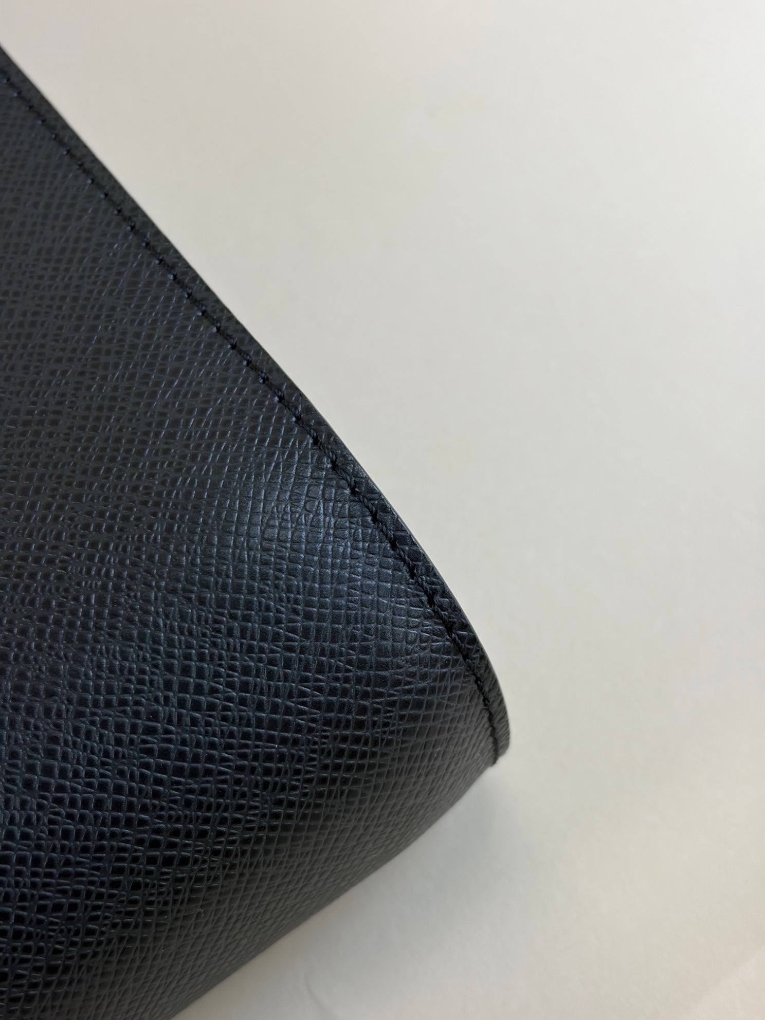 louis vuitton adoise taiga leather dark grey rousto 1 compartment business bag