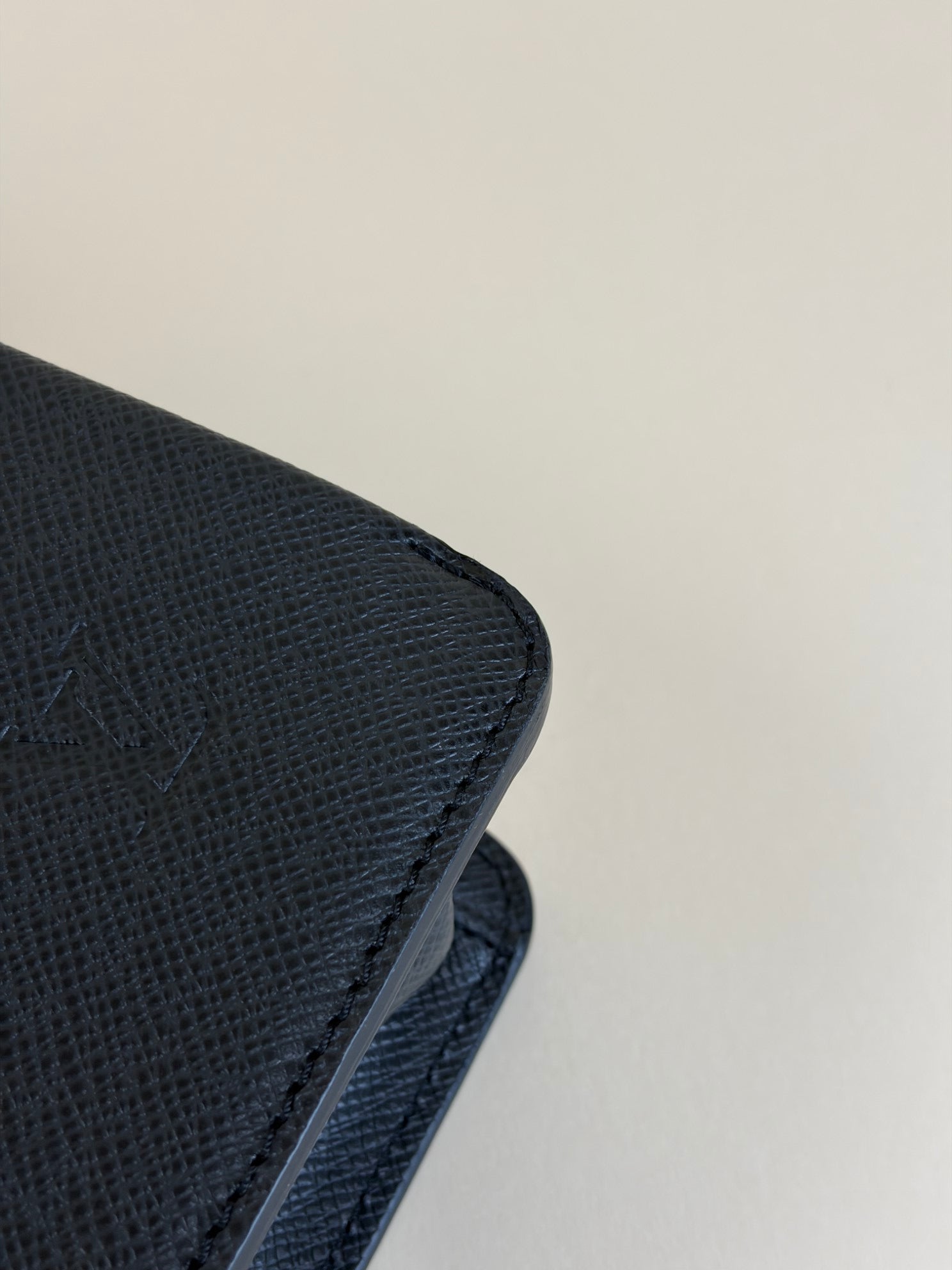 louis vuitton adoise taiga leather dark grey rousto 1 compartment business bag