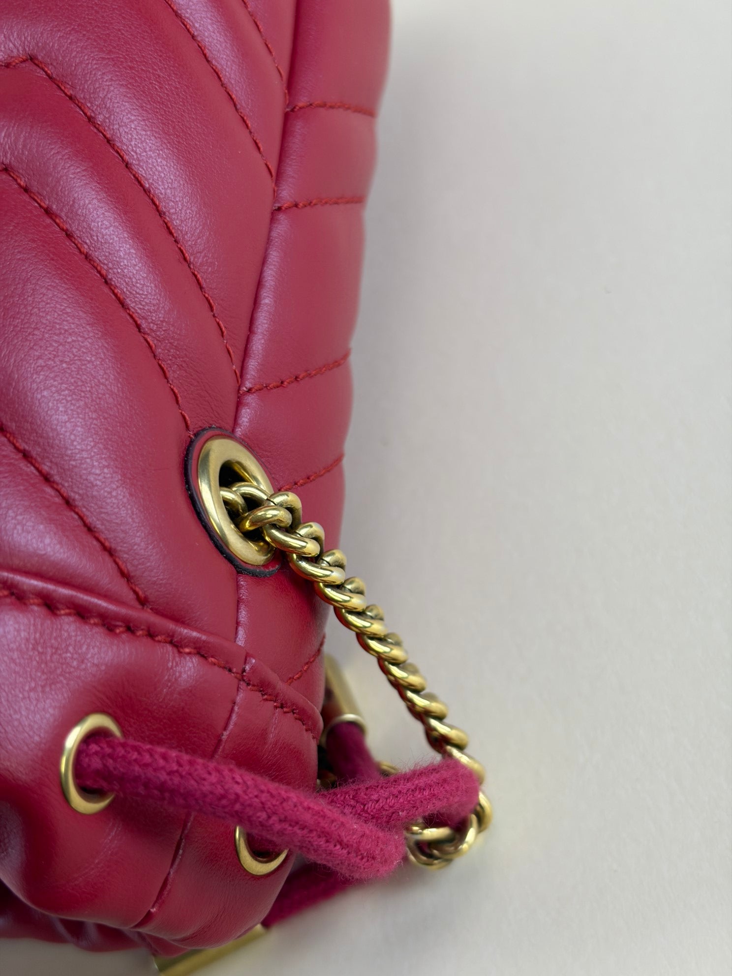 Gucci red calf skin matelassé mini gg Marmont backet bag