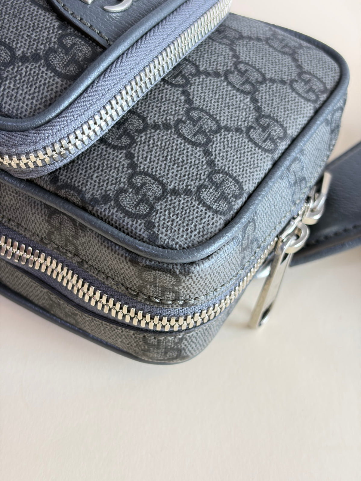 Gucci grey gg supreme ophedia mini