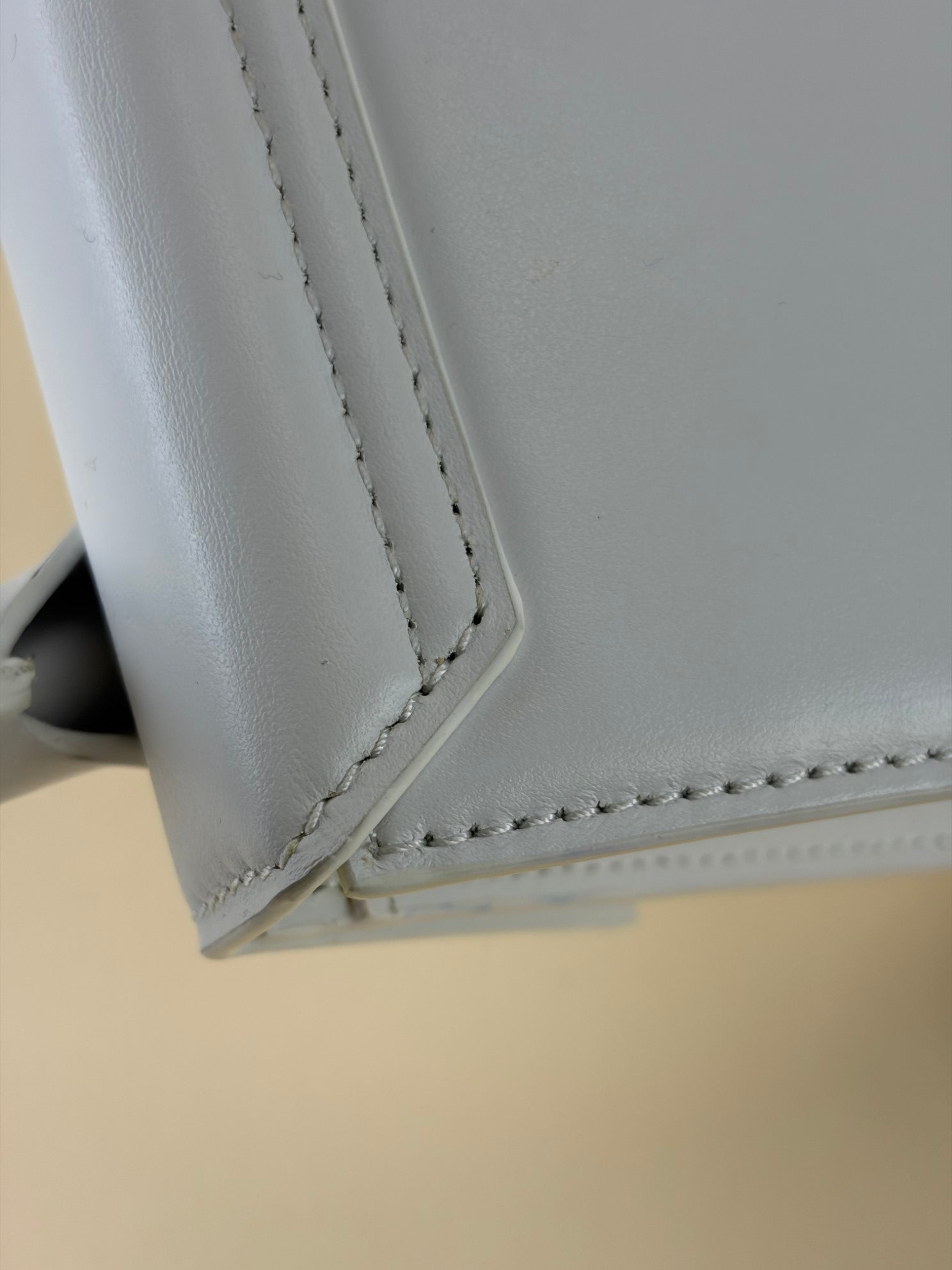 Jacquemus White Le Chiquito Medium Tote Bag with Strap