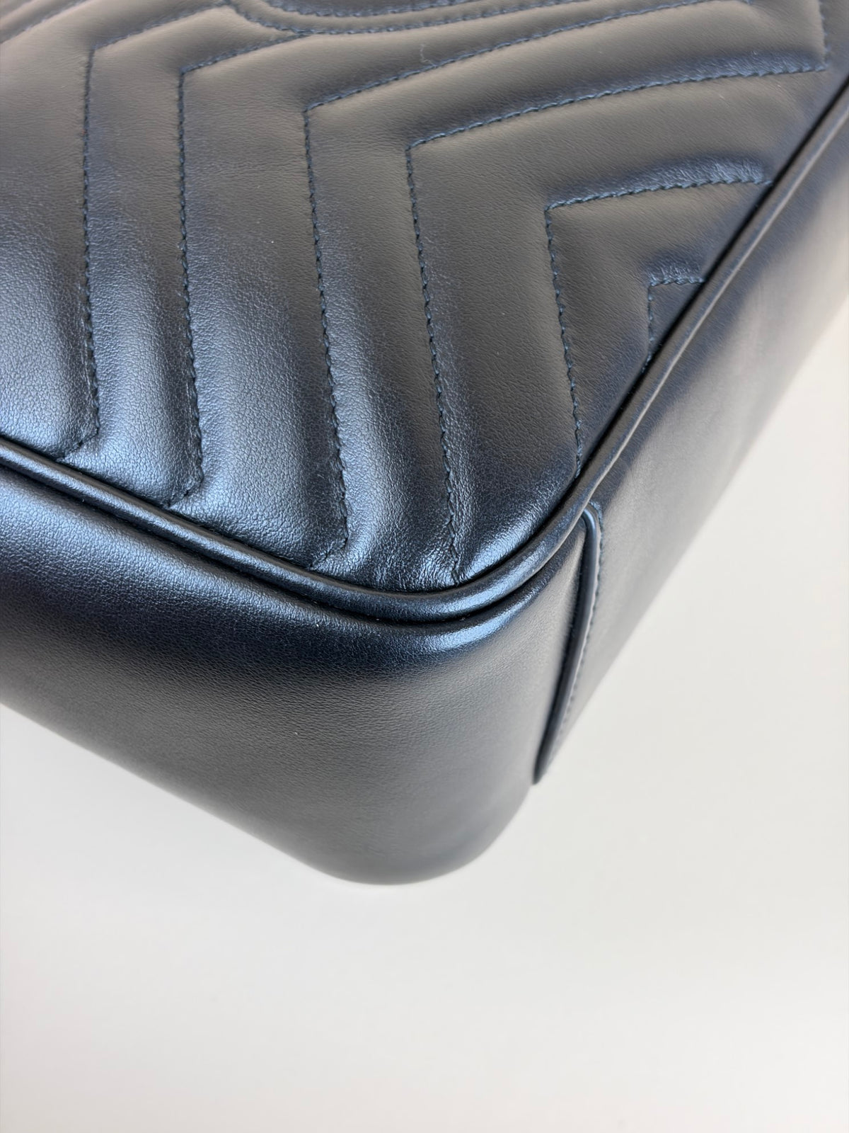 Gucci black GG Marmont Medium Shoulder Bag