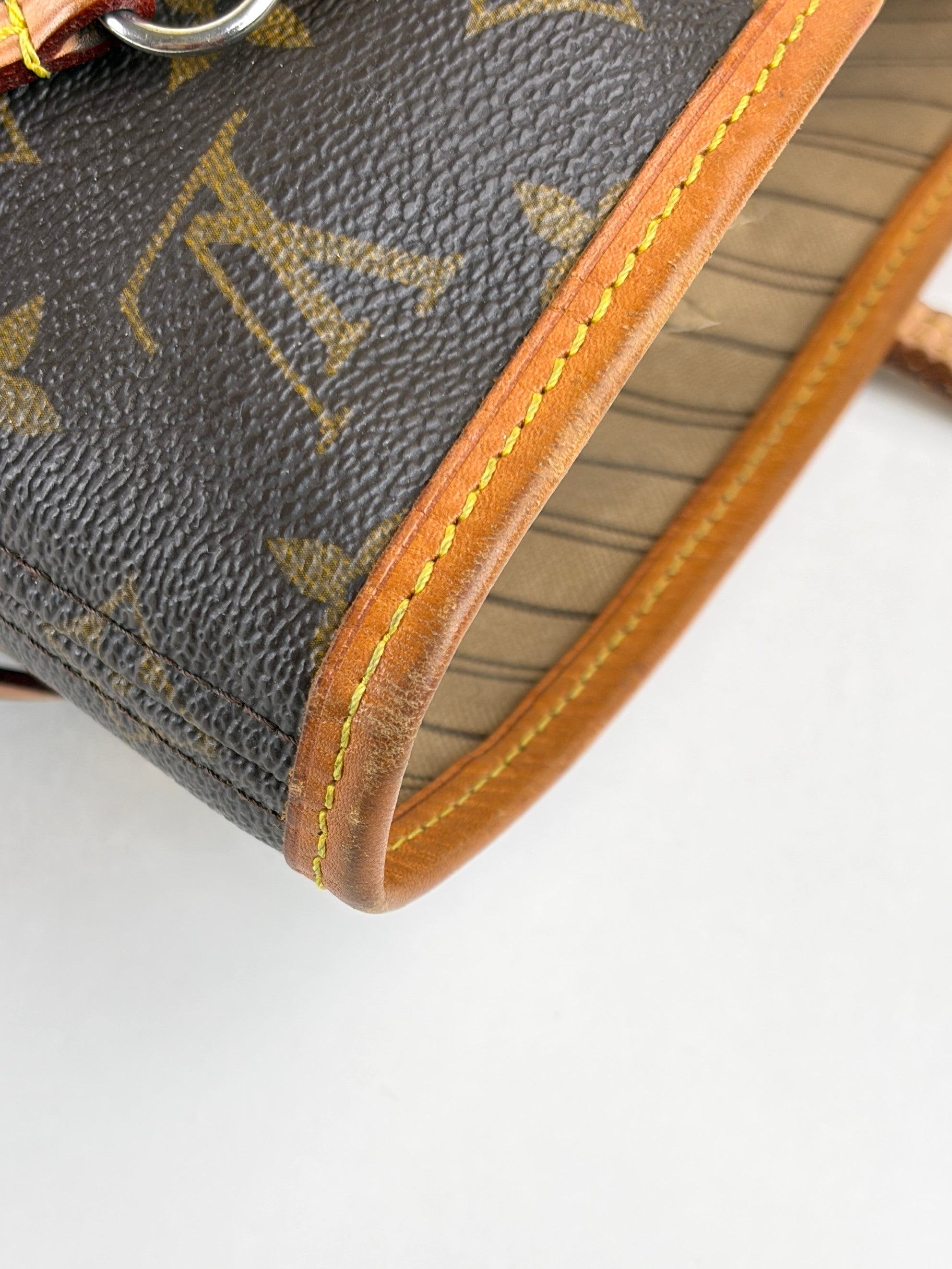 Louis Vuitton Monogram canvas MM Neverfull Bag