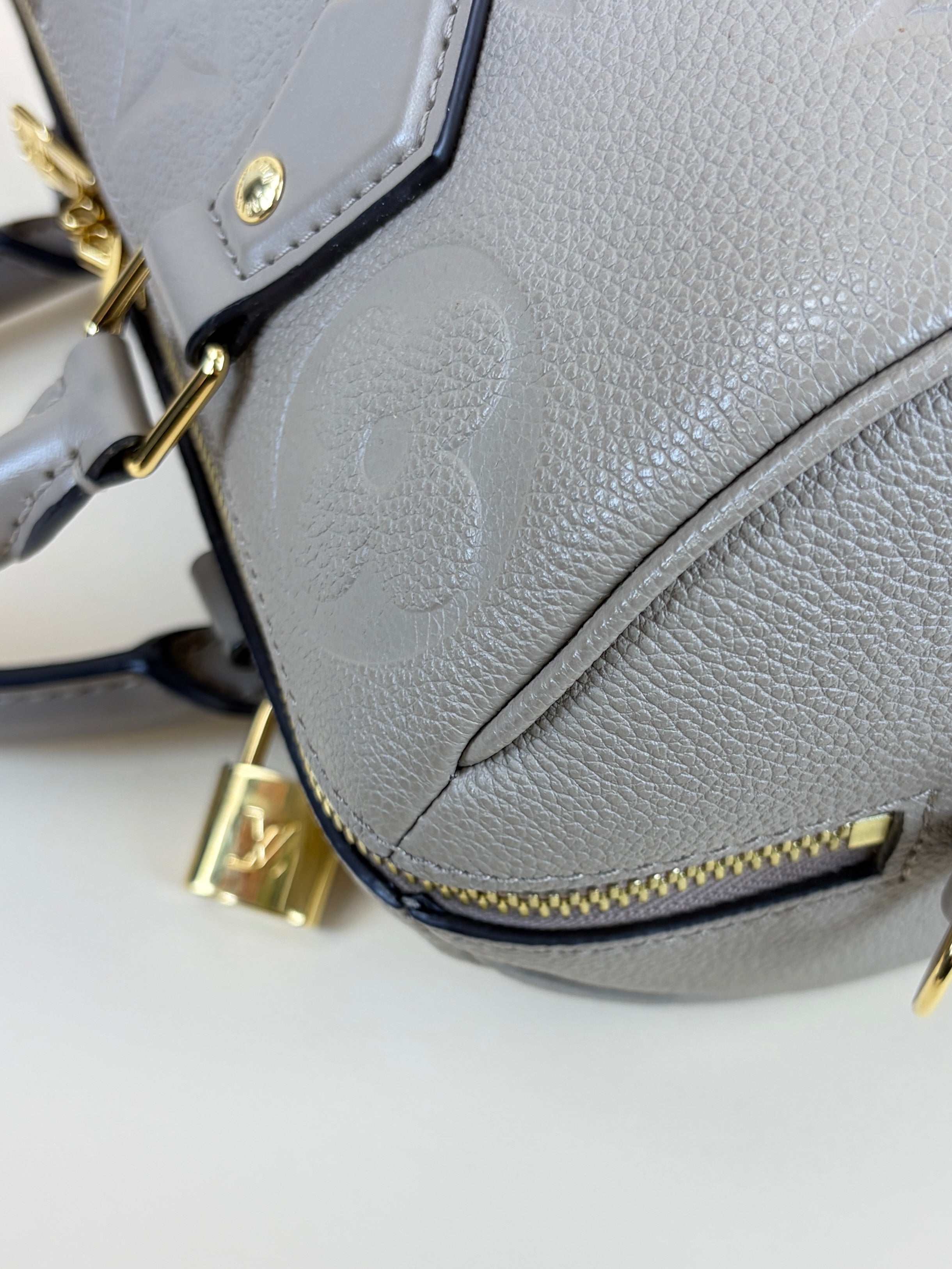 louis Vuitton turtledove monogram empreinte speedy bandouliere 25