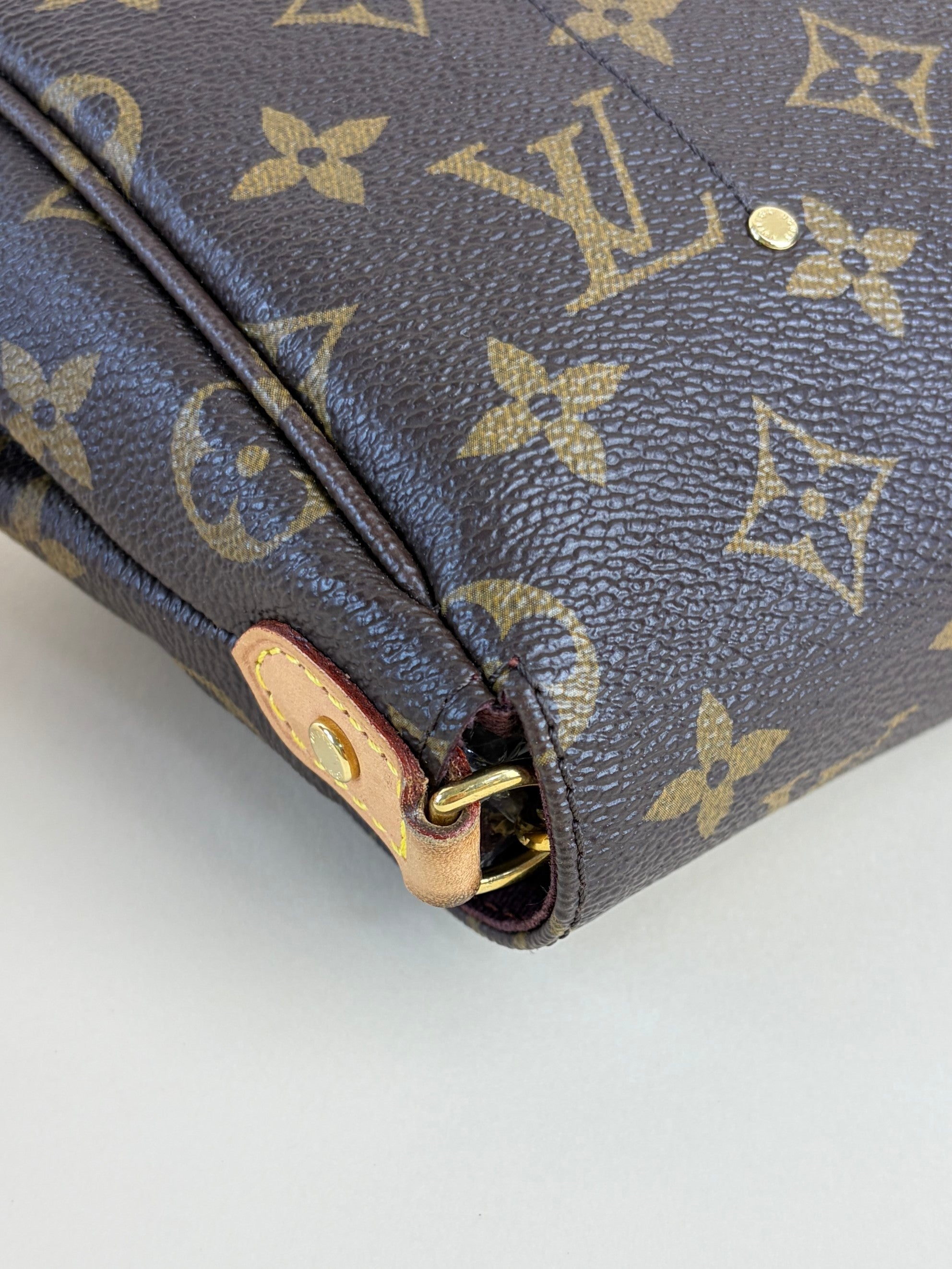 Louis Vuitton Monogram canvas favorite mm bag