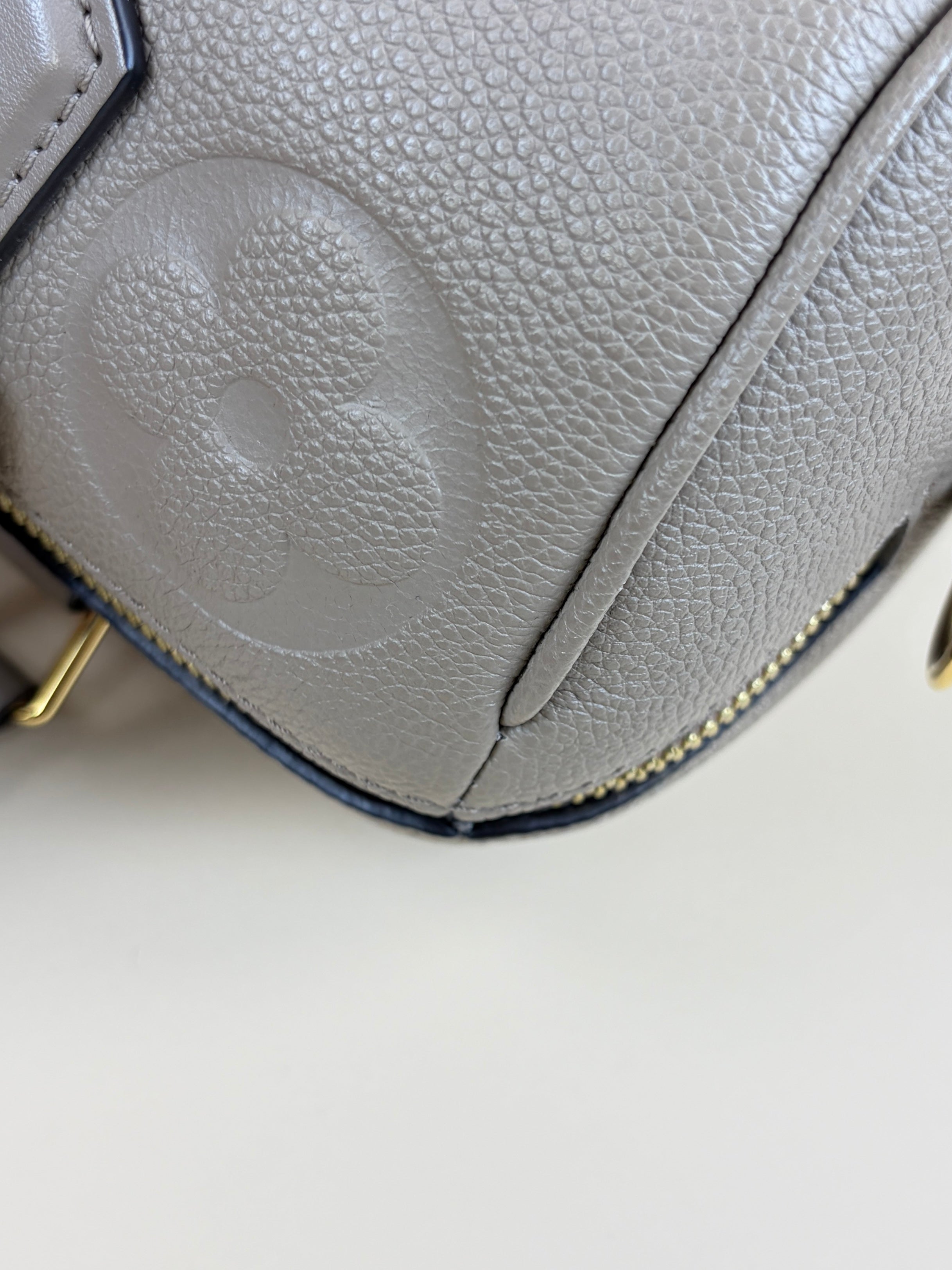 louis Vuitton turtledove monogram empreinte speedy bandouliere 25