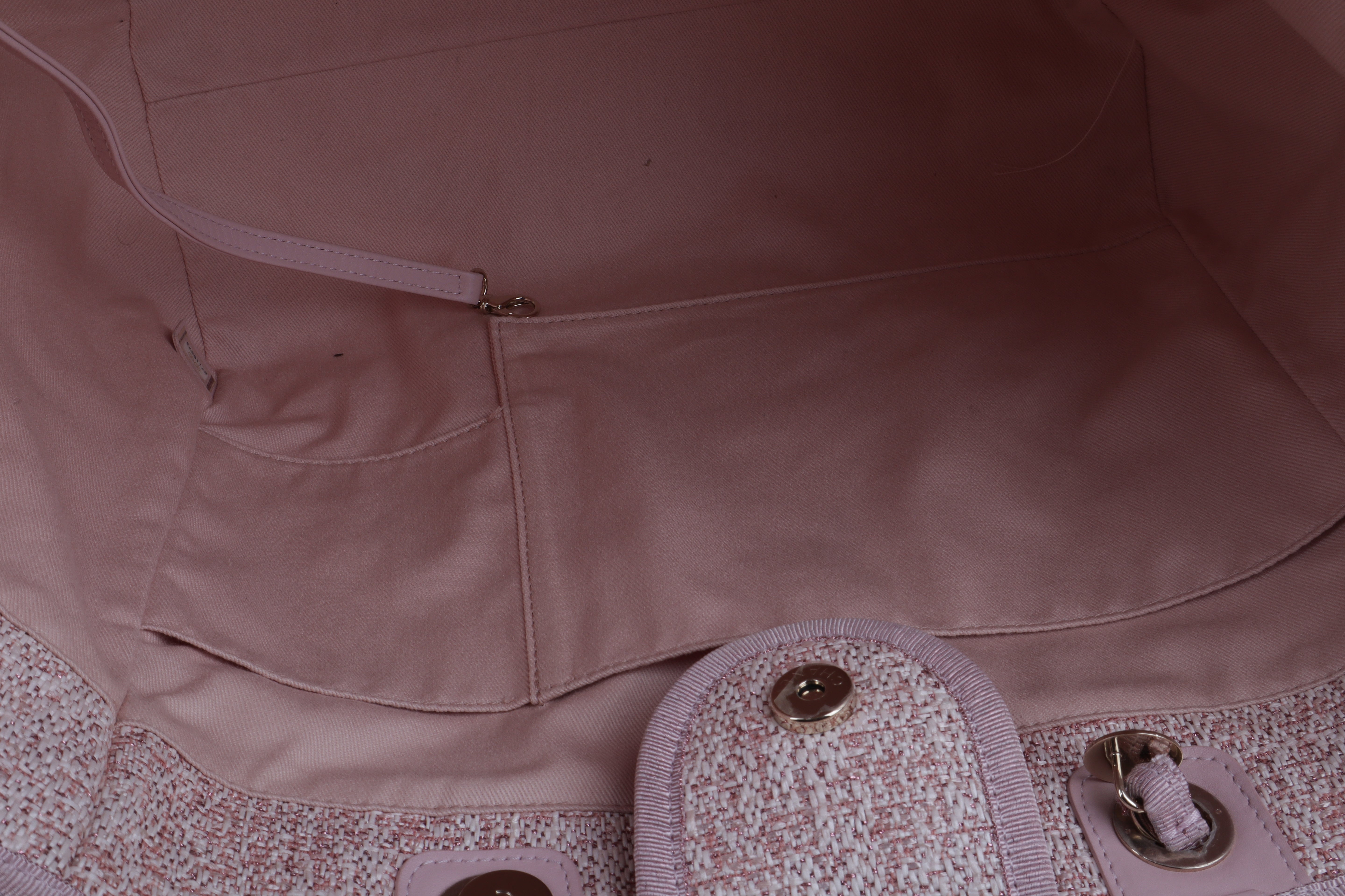 Chanel pink Deauville Tote Lurex Boucle Medium Bag