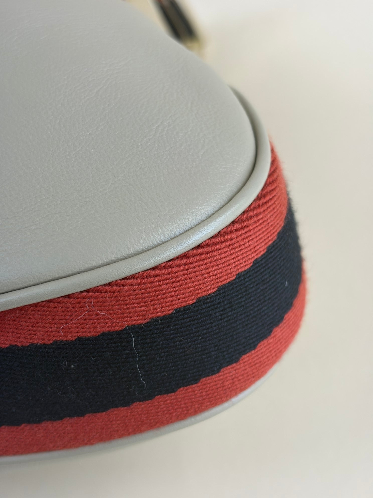 GUCCI Aira attaché small beige shoulder bag with canvas strap and leather strap