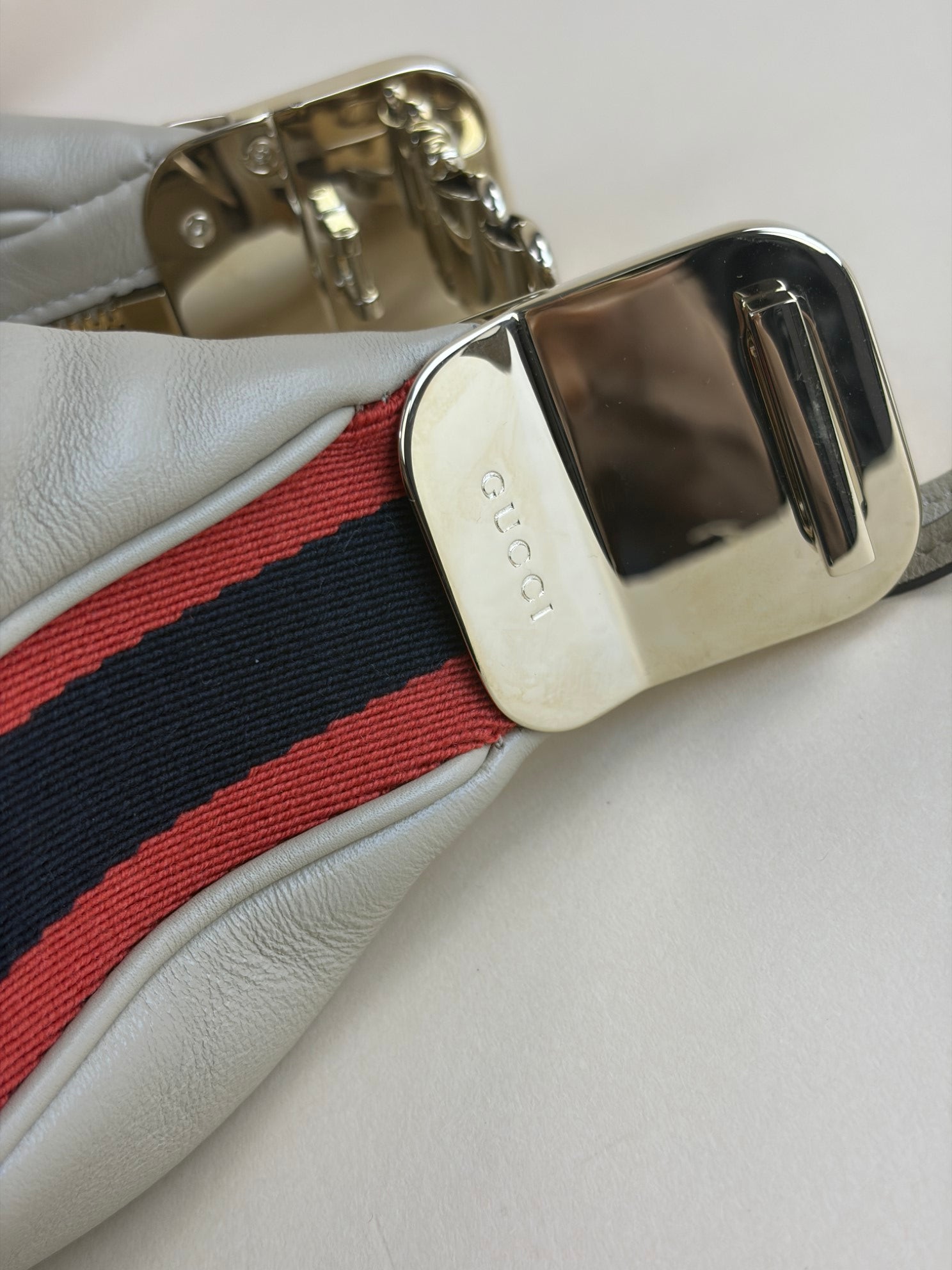GUCCI Aira attaché small beige shoulder bag with canvas strap and leather strap