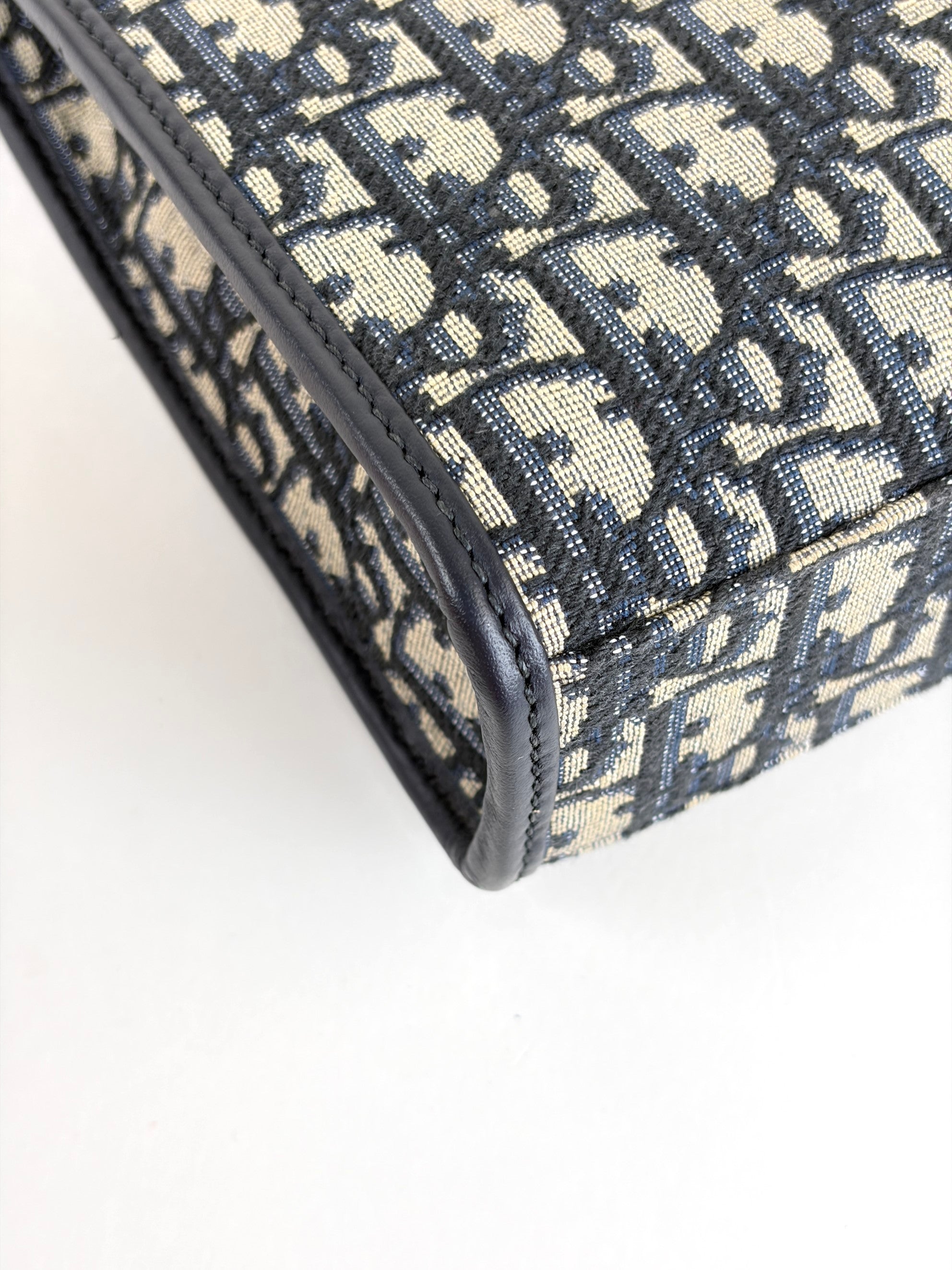 Dior blue oblique jacquard 30 Montaigne pouch