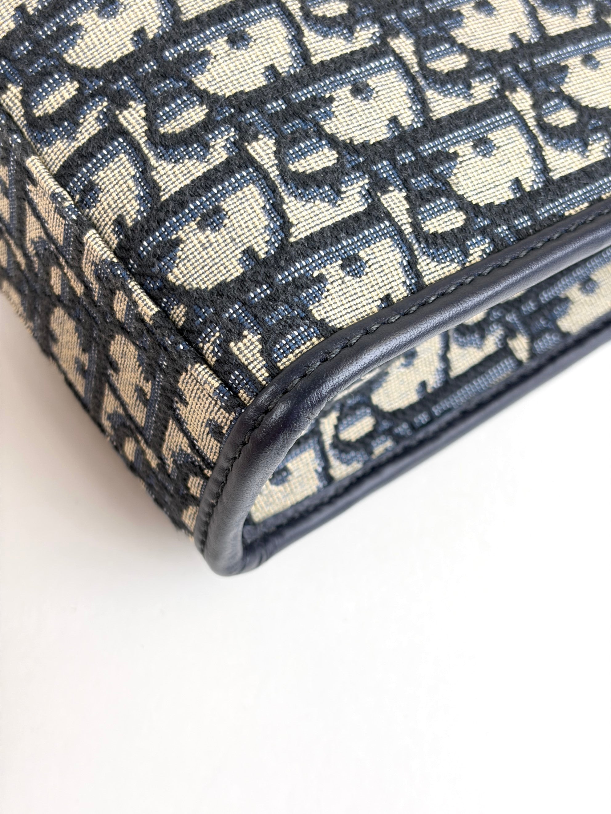 Dior blue oblique jacquard 30 Montaigne pouch