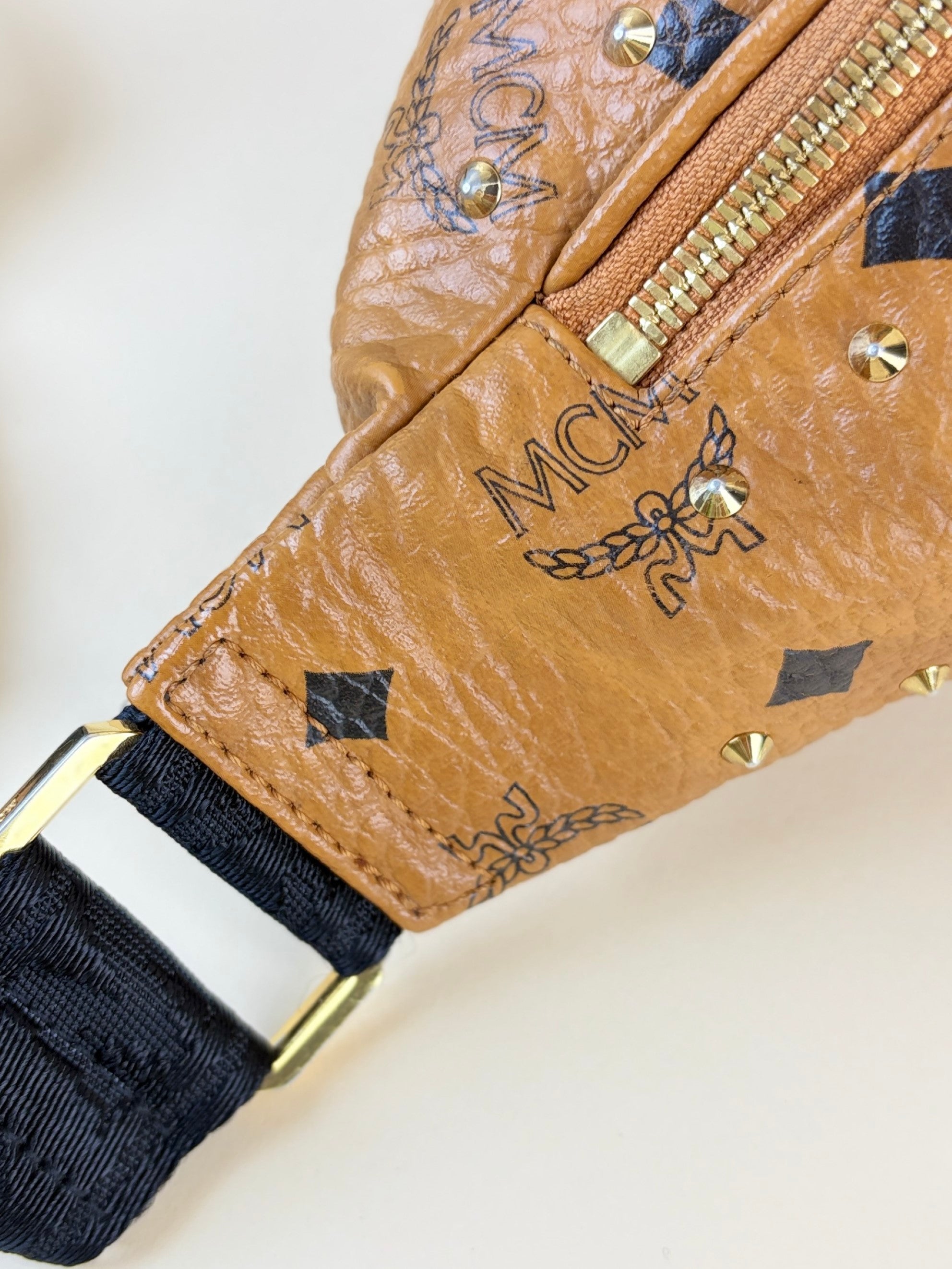 MCM cognac fursten visitors studded outhine Camel larag belt bag