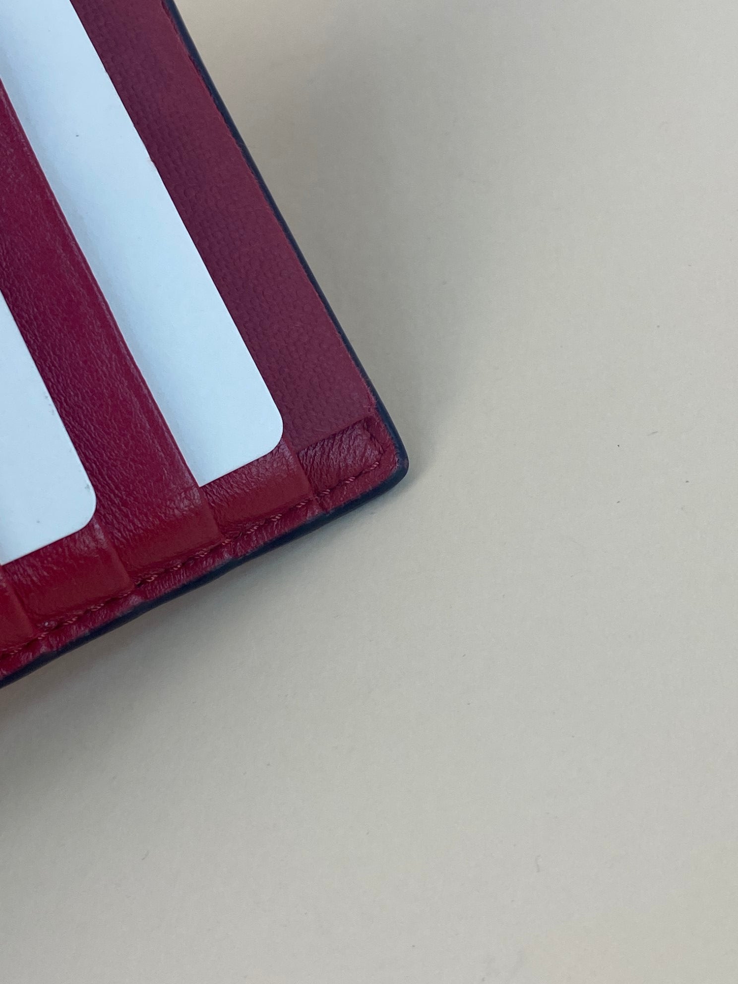 Valentino v logo walks zip red card holder