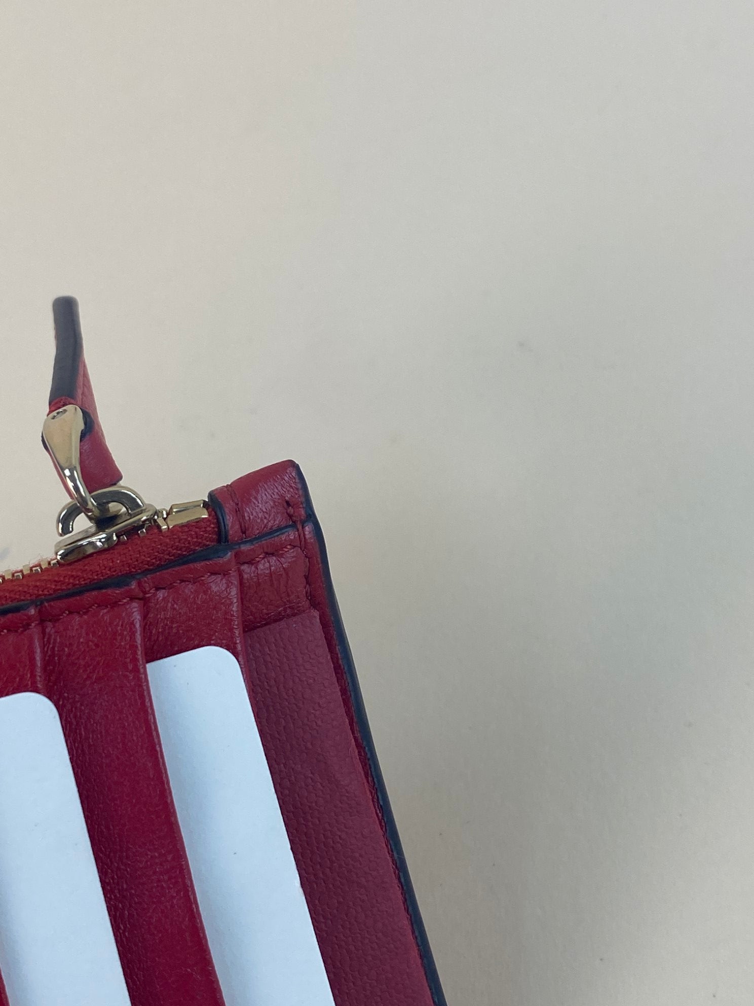 Valentino v logo walks zip red card holder