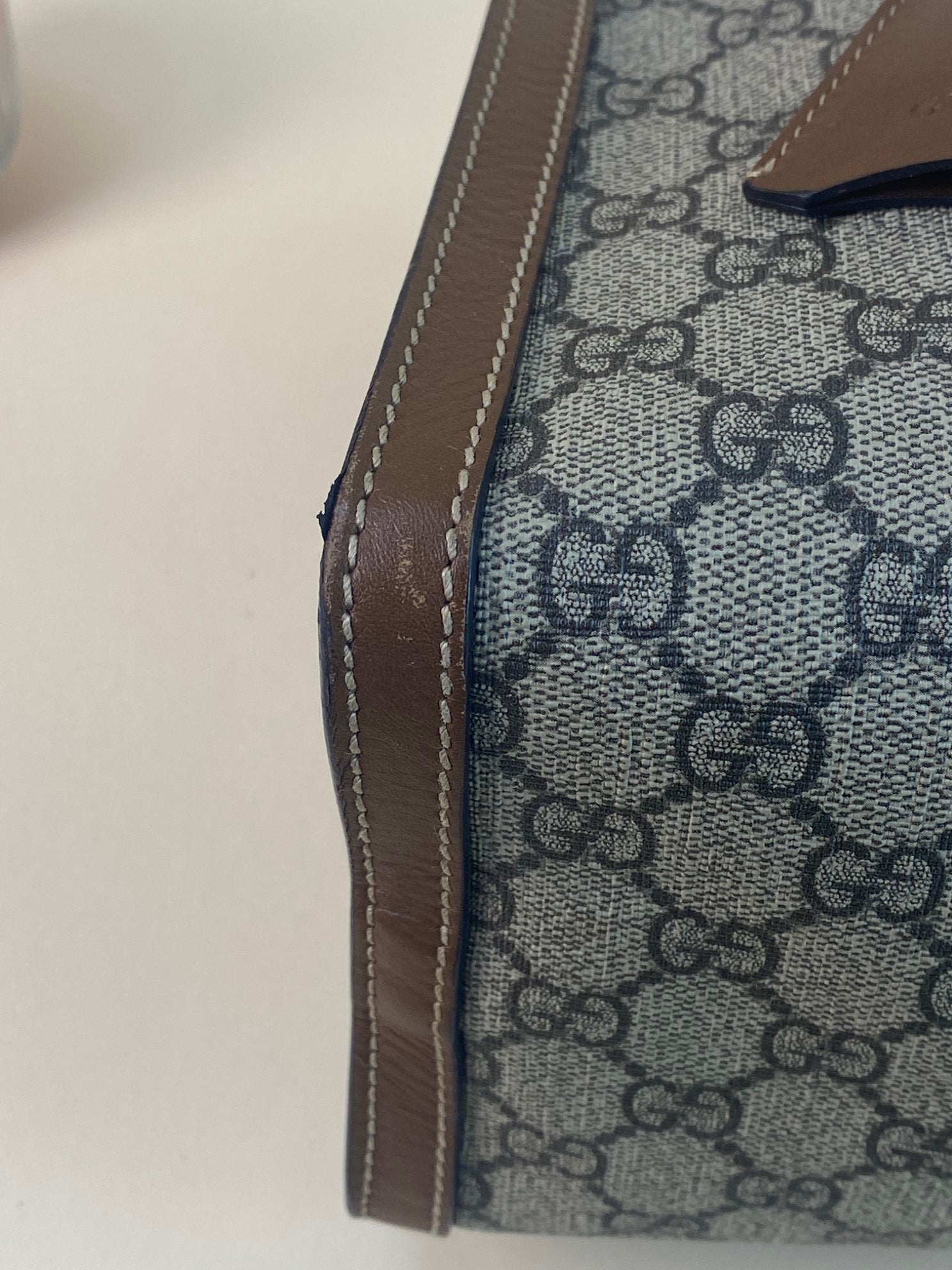 Gucci Bicolor GG Supreme medium padlock tote bag