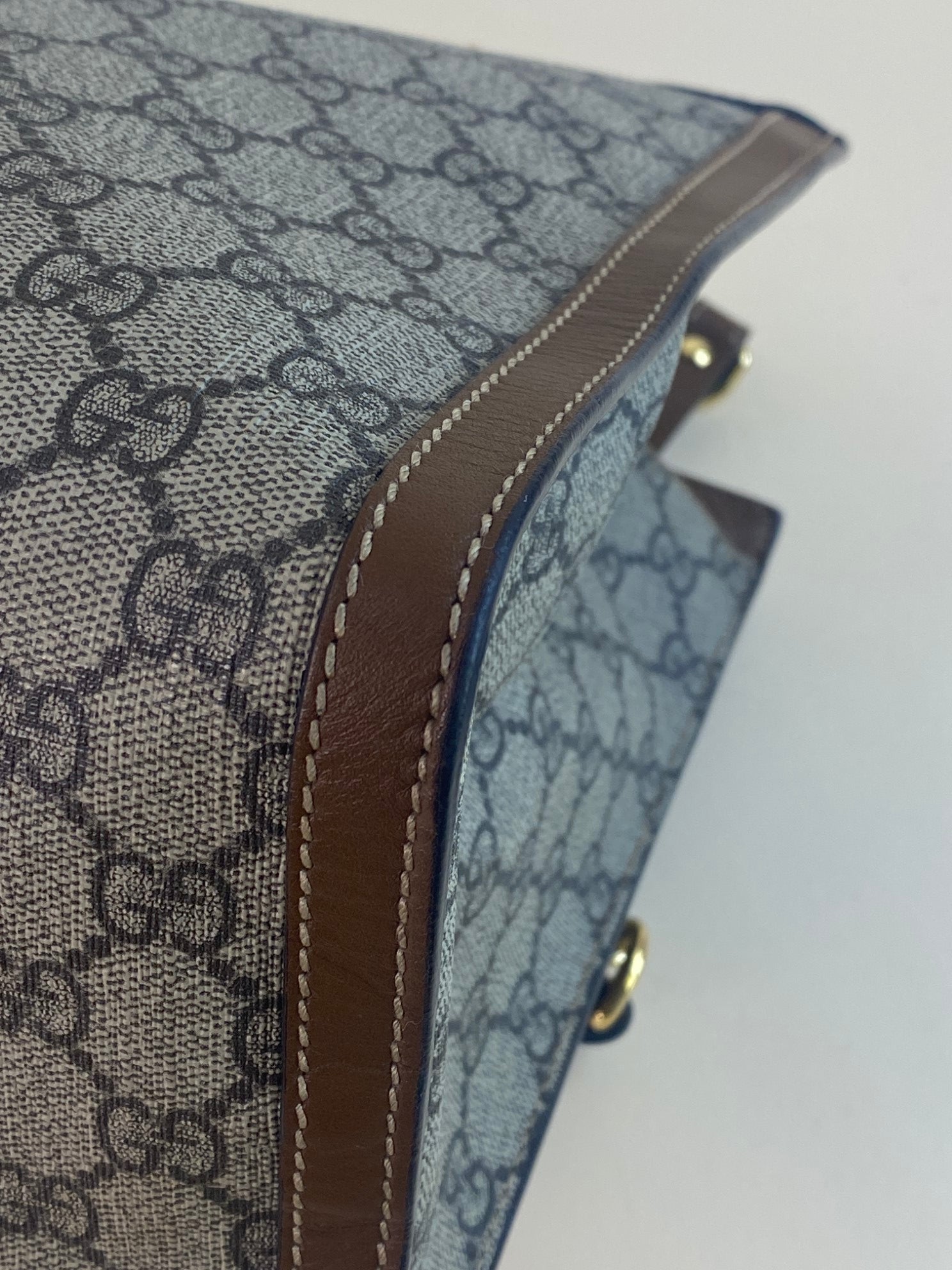 Gucci Bicolor GG Supreme medium padlock tote bag