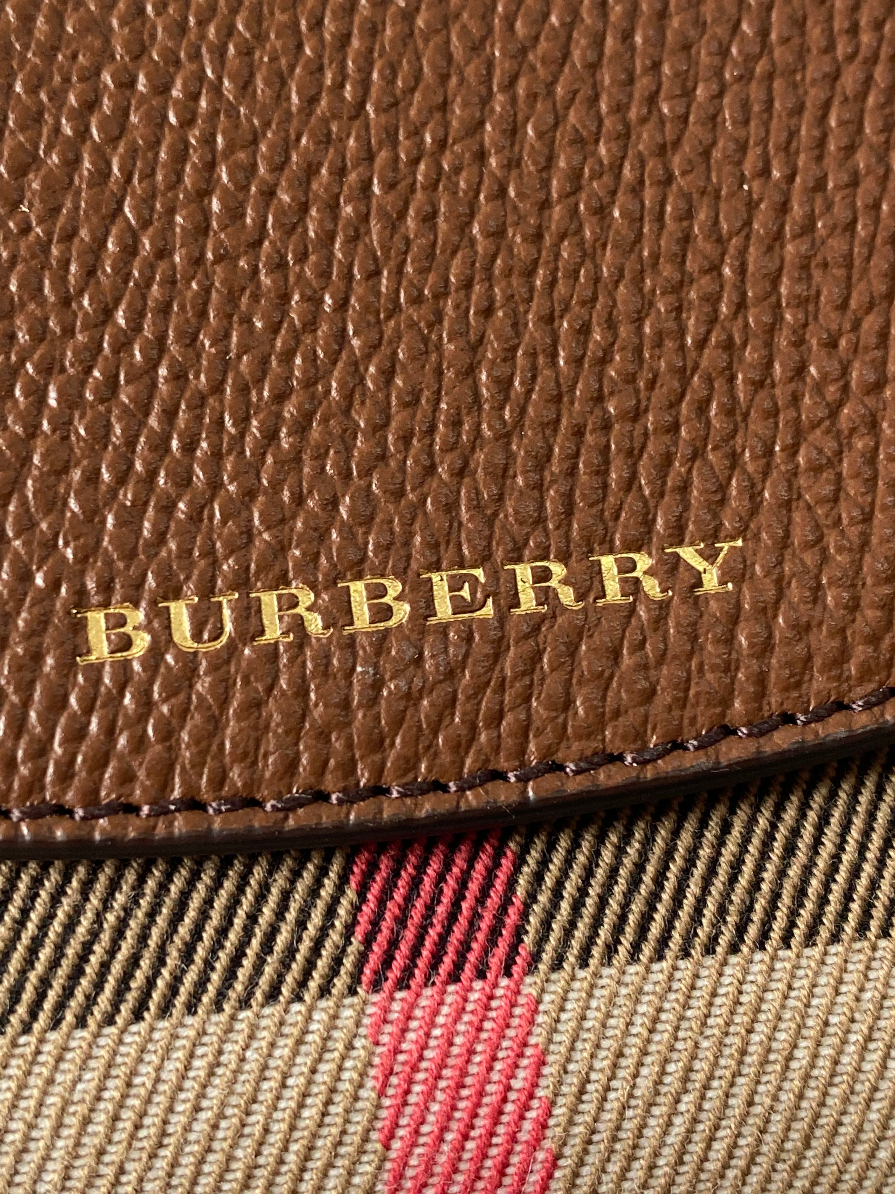 Burberry House Check Compact Wallet