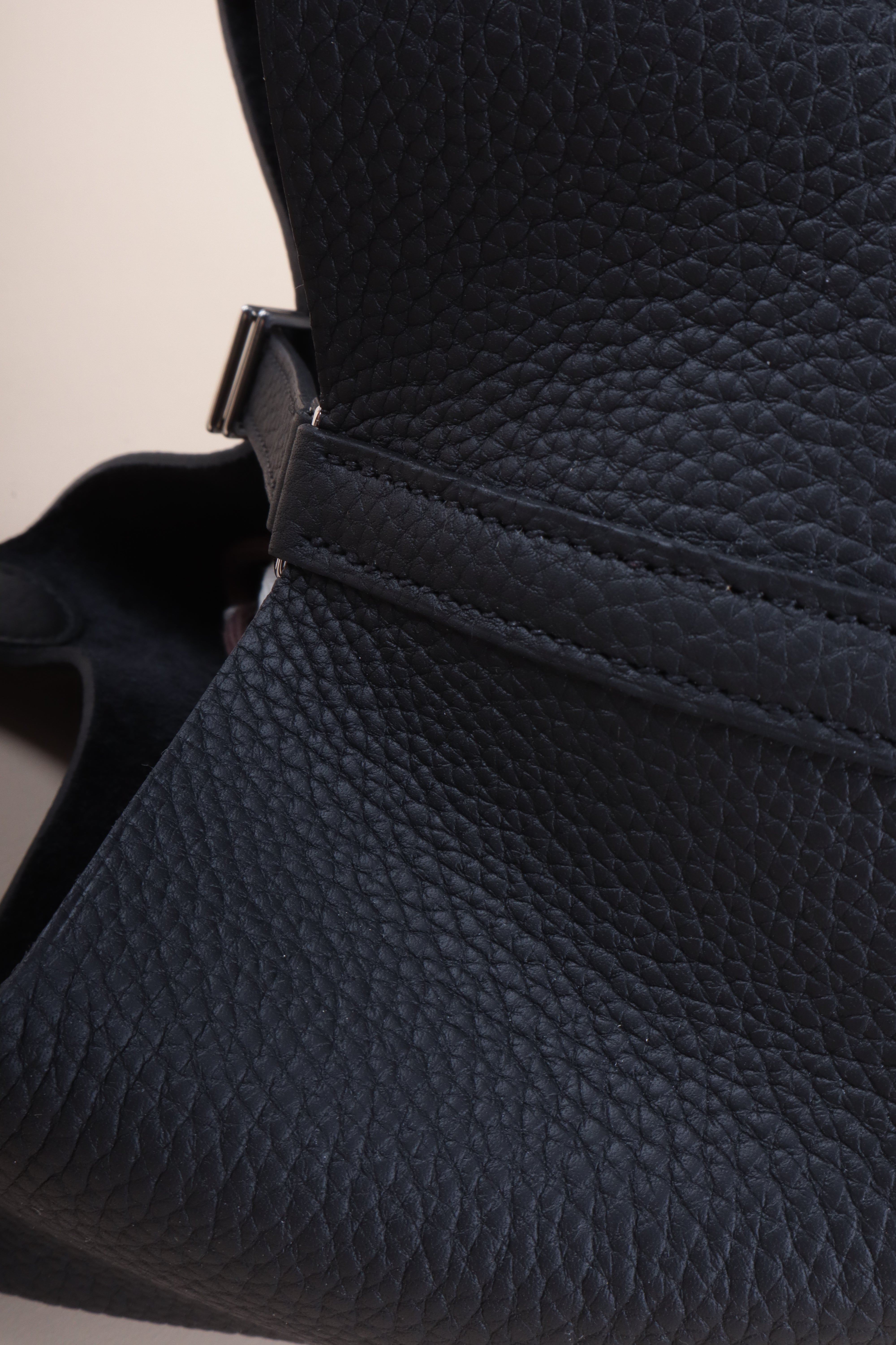 Hermes black taurillon Clemence picotin 22