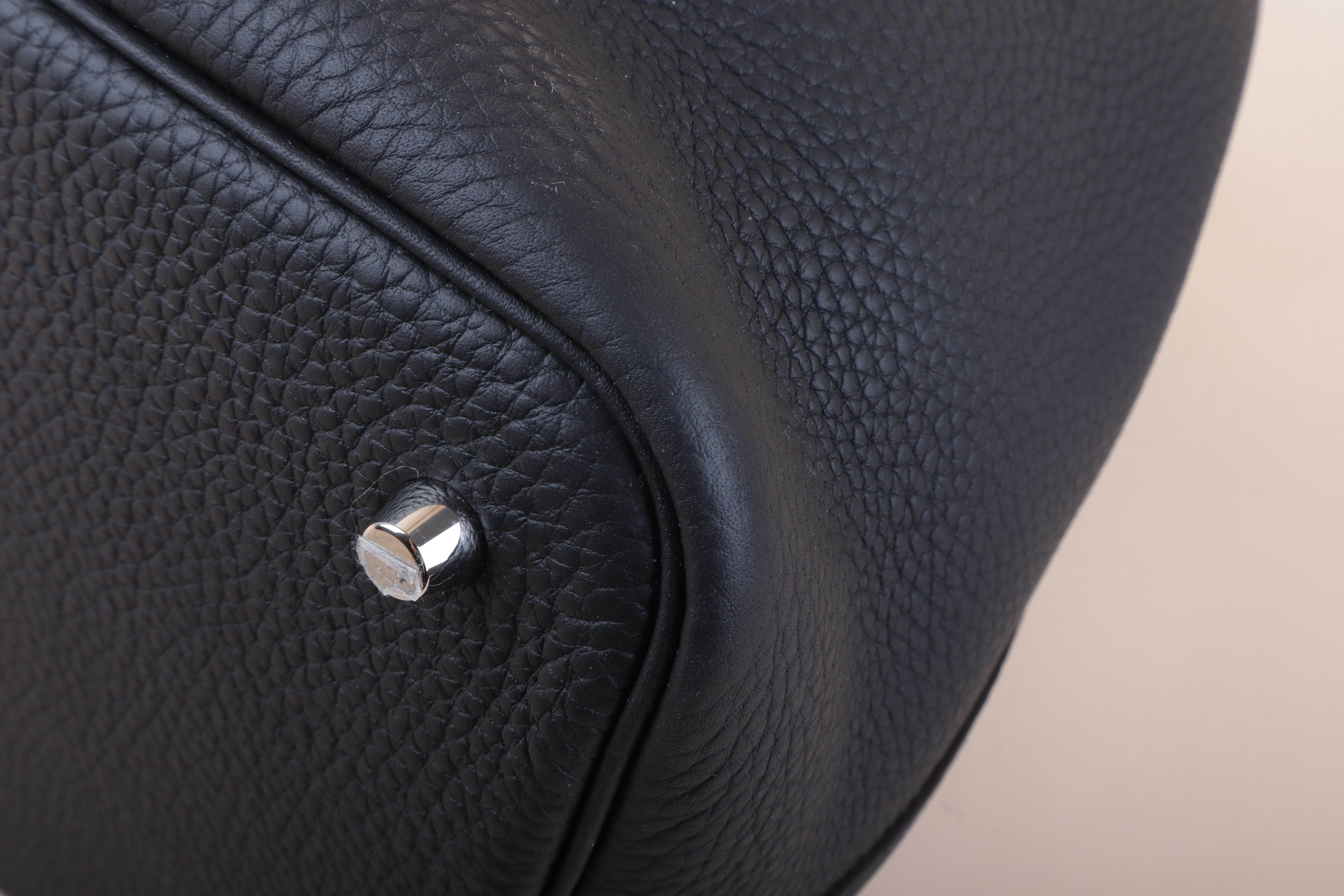 Hermes black taurillon Clemence picotin 22