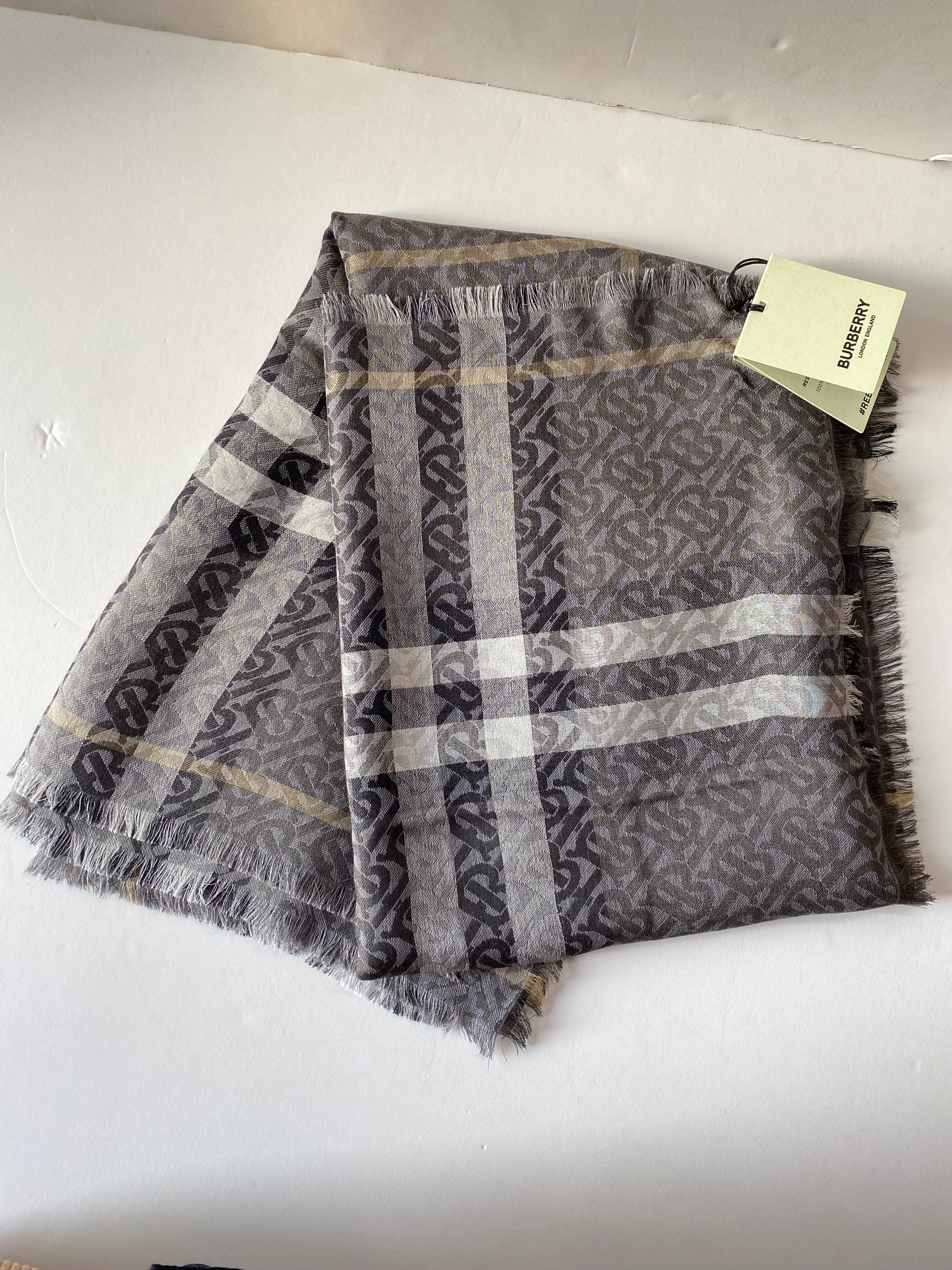 Burberry Bicolor TB Scarf