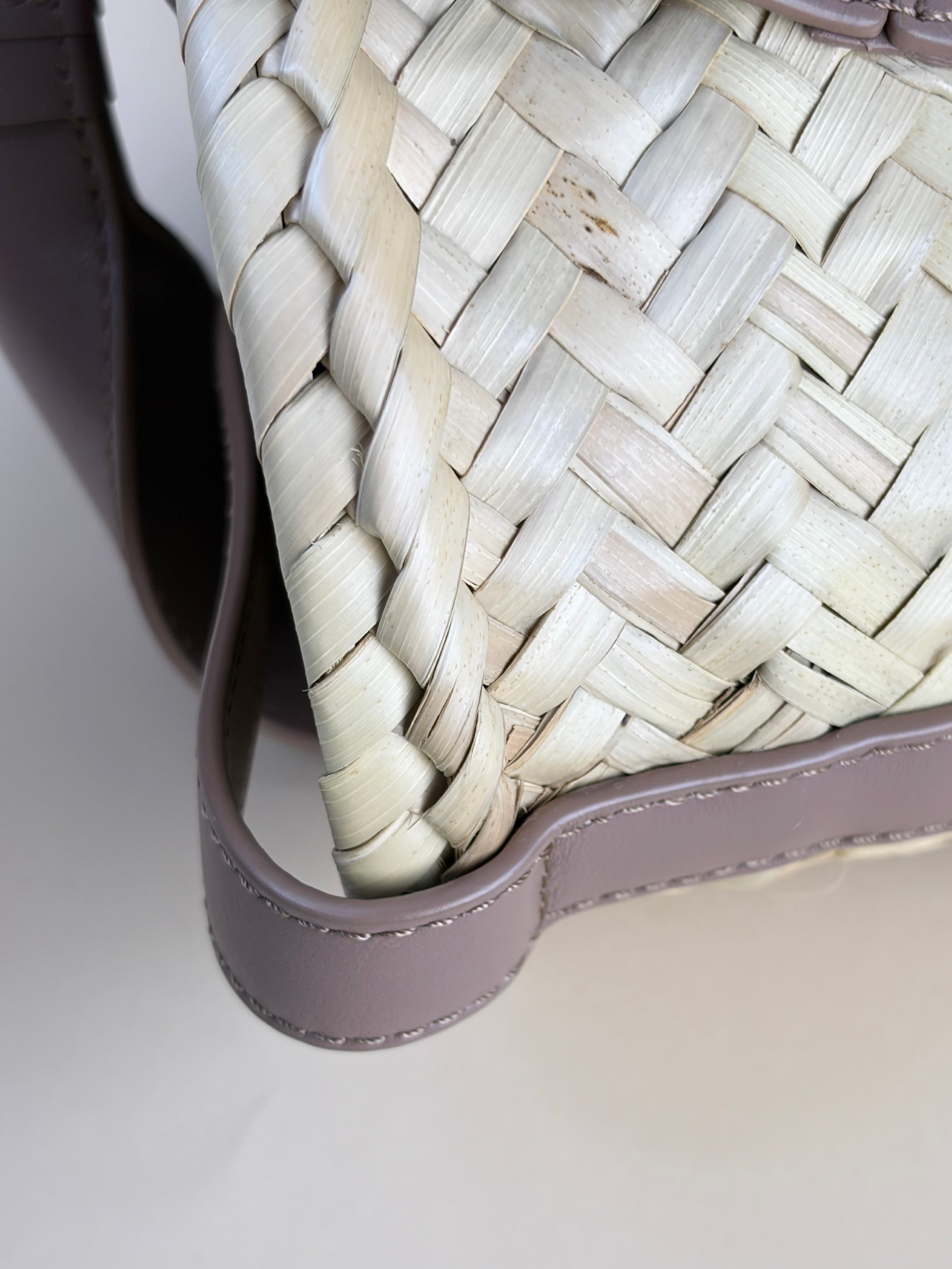 Chloe pink smooth calfskin small sense raffia basket bag