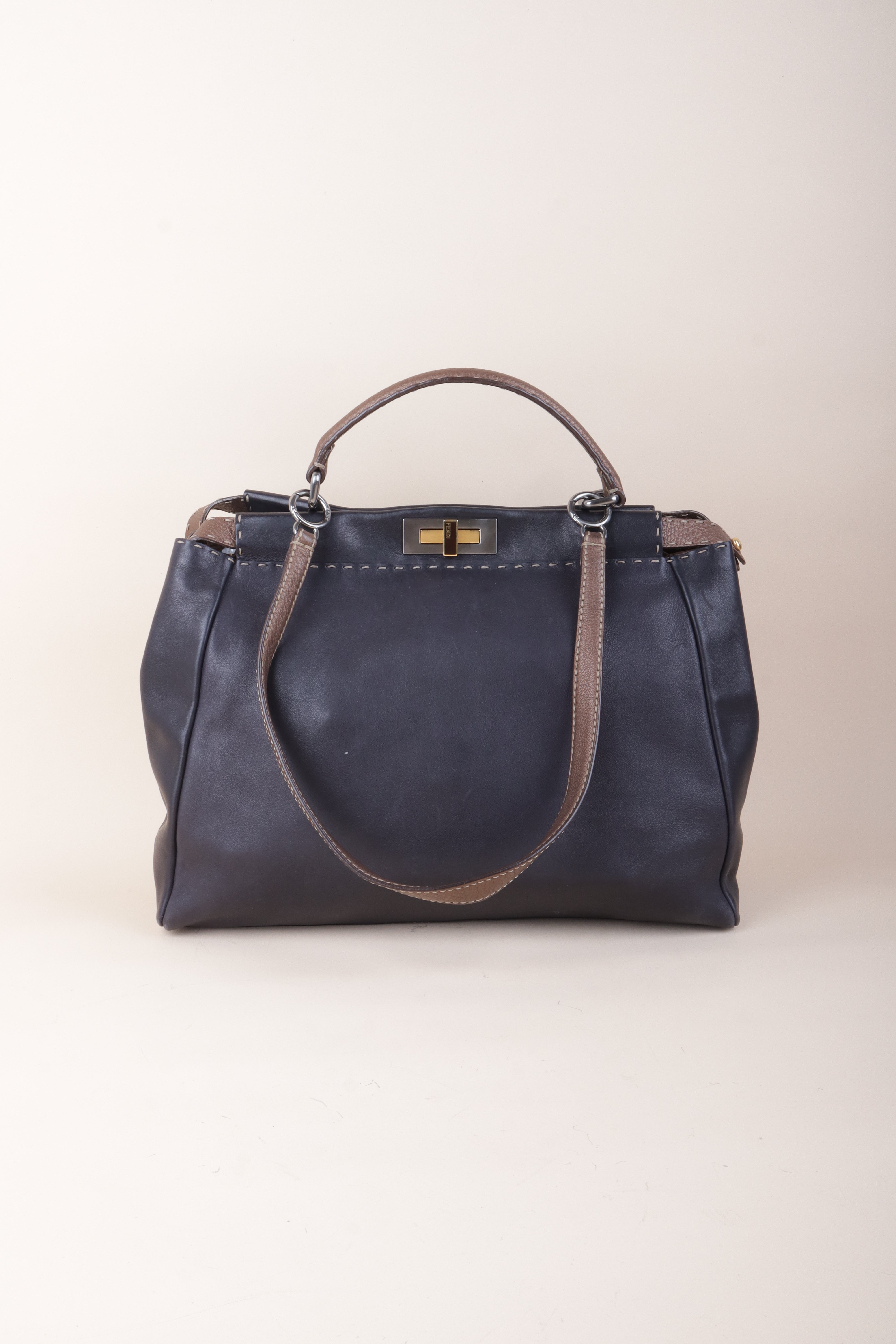 Fendi  selleria Peekaboo large black