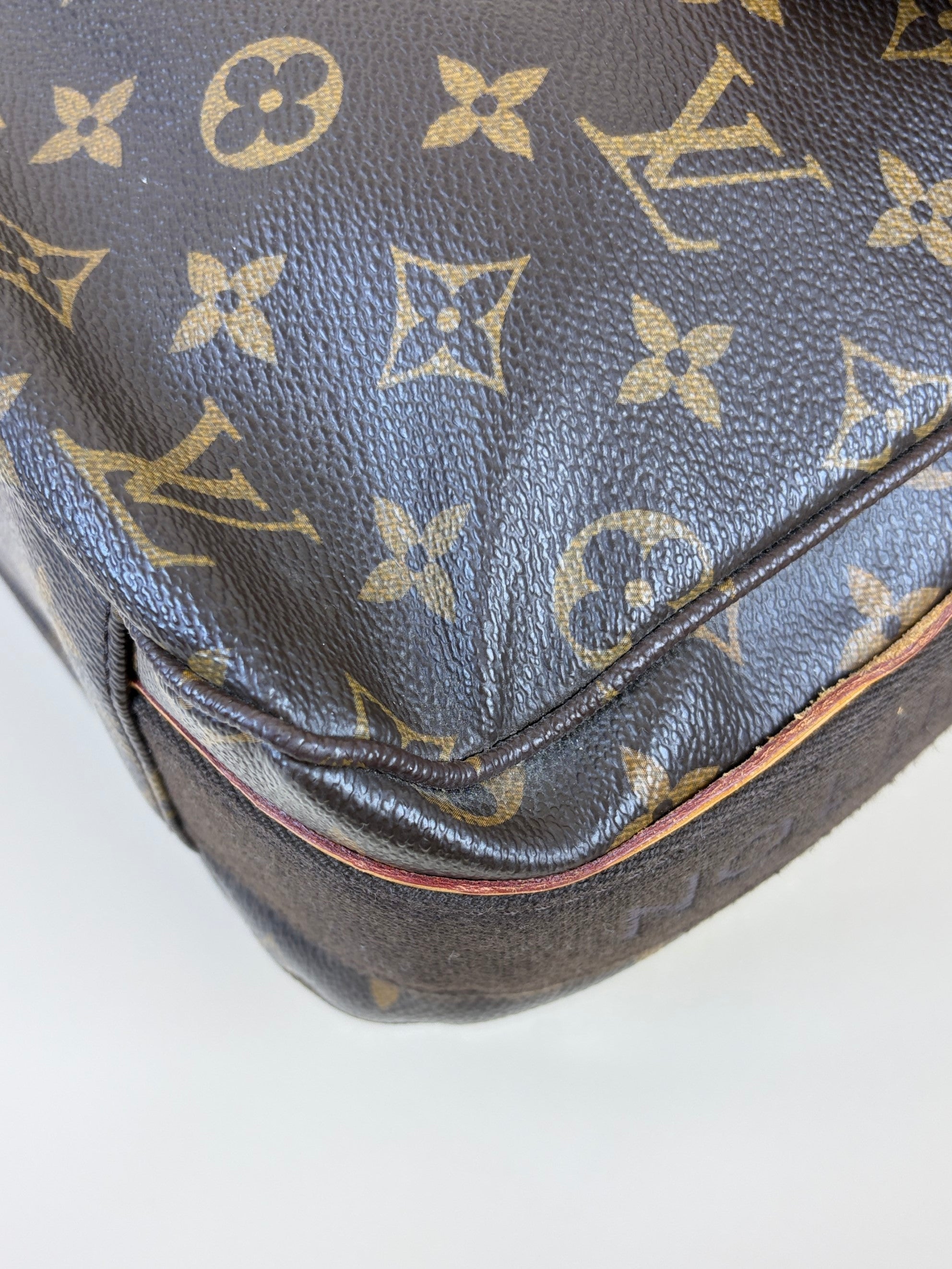 Louis Vuitton beaubourg mm monogram messenger bag