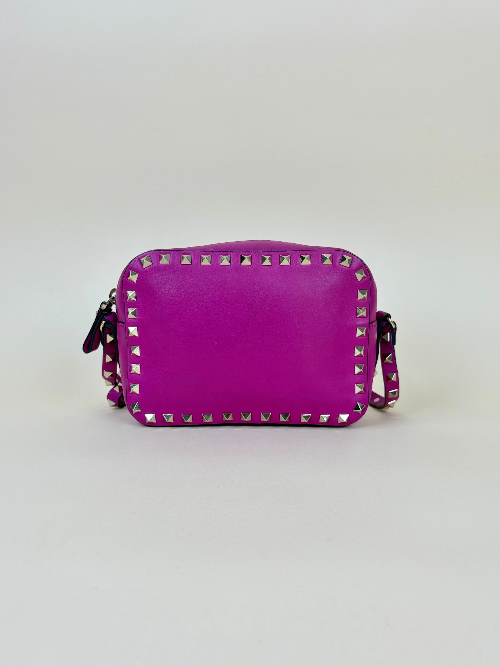 Valentino gravani fushia leather rock studded cross body camera bag