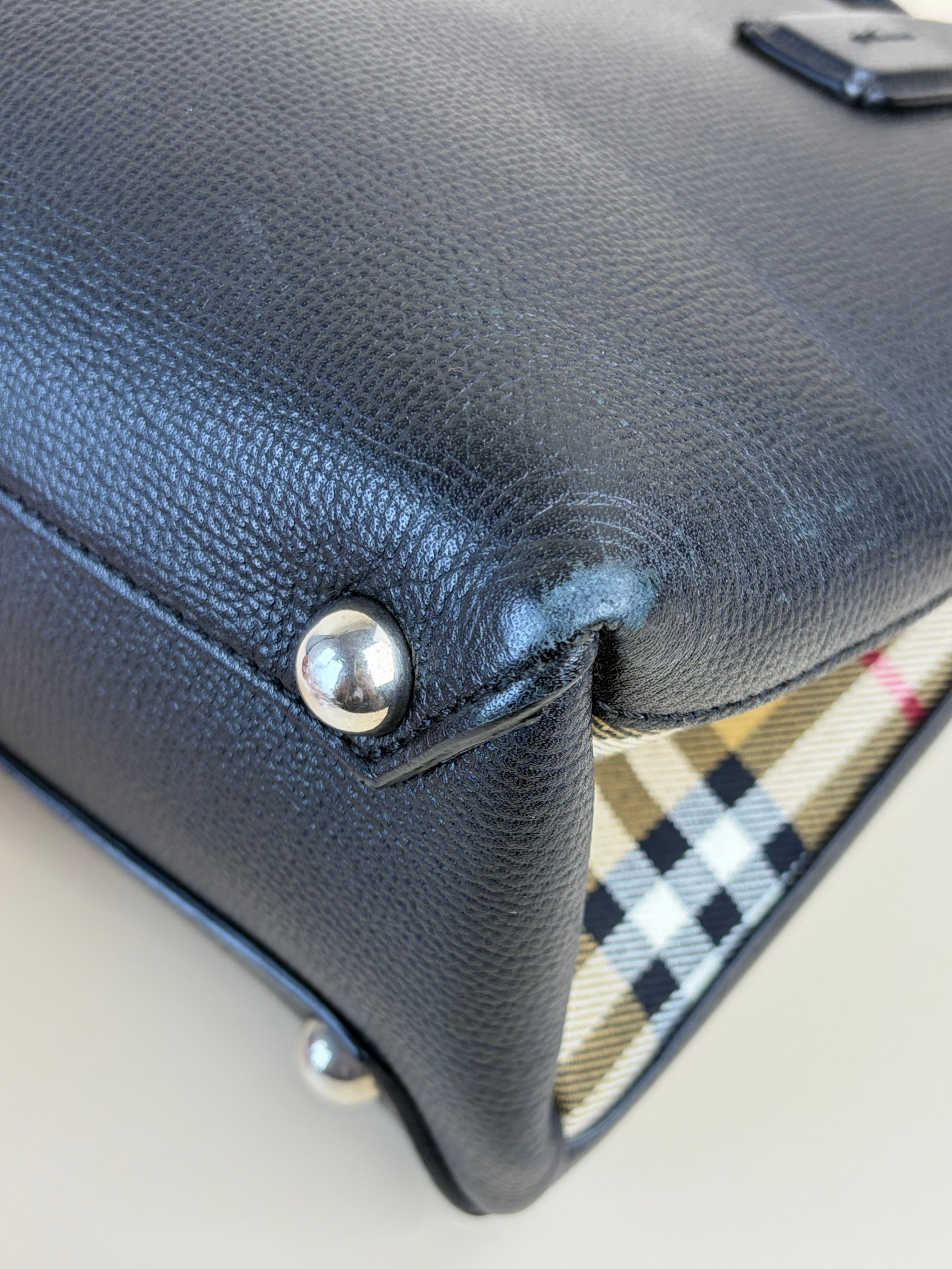 Burberry banner black small leather with House check
