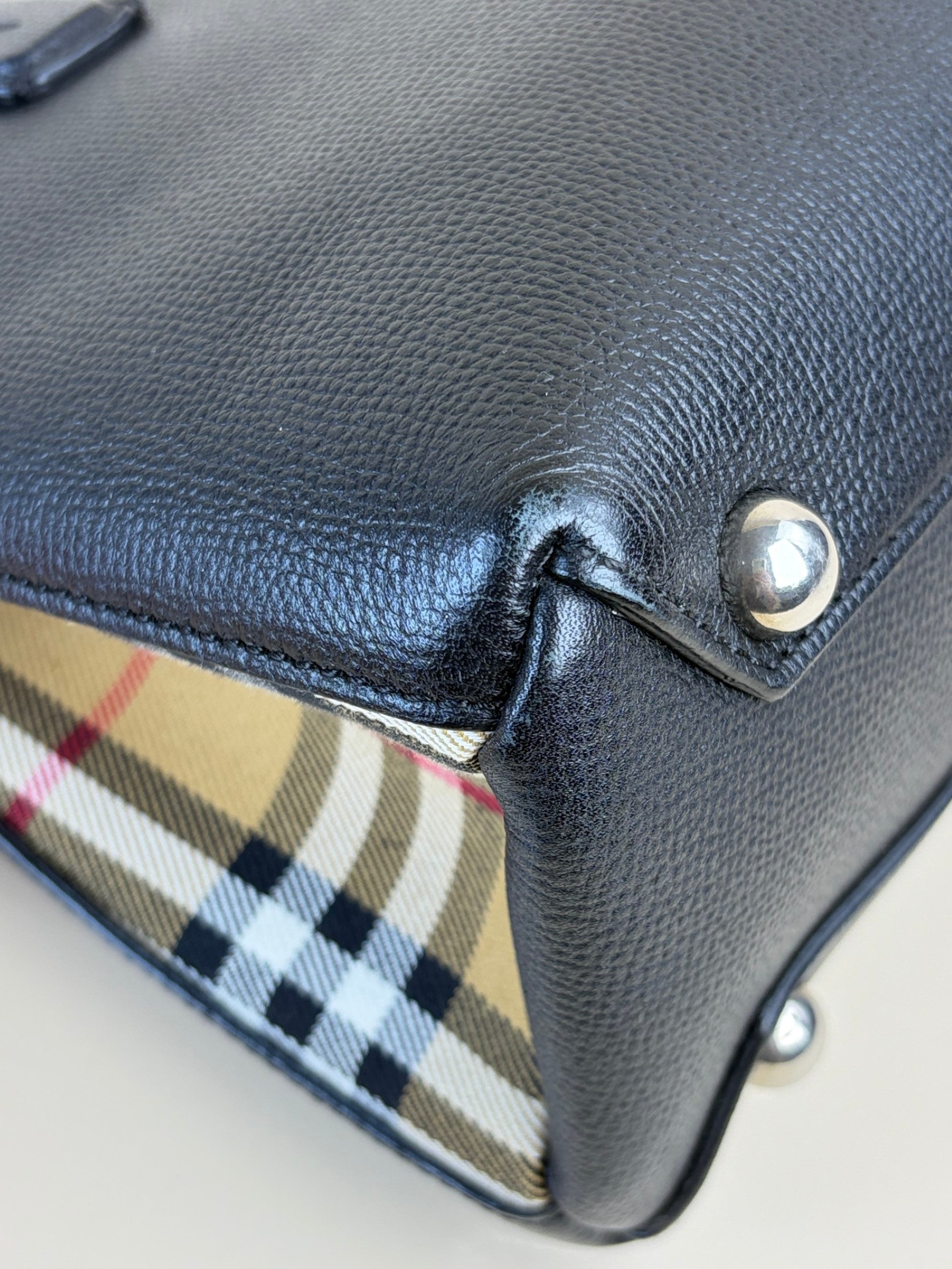 Burberry banner black small leather with House check