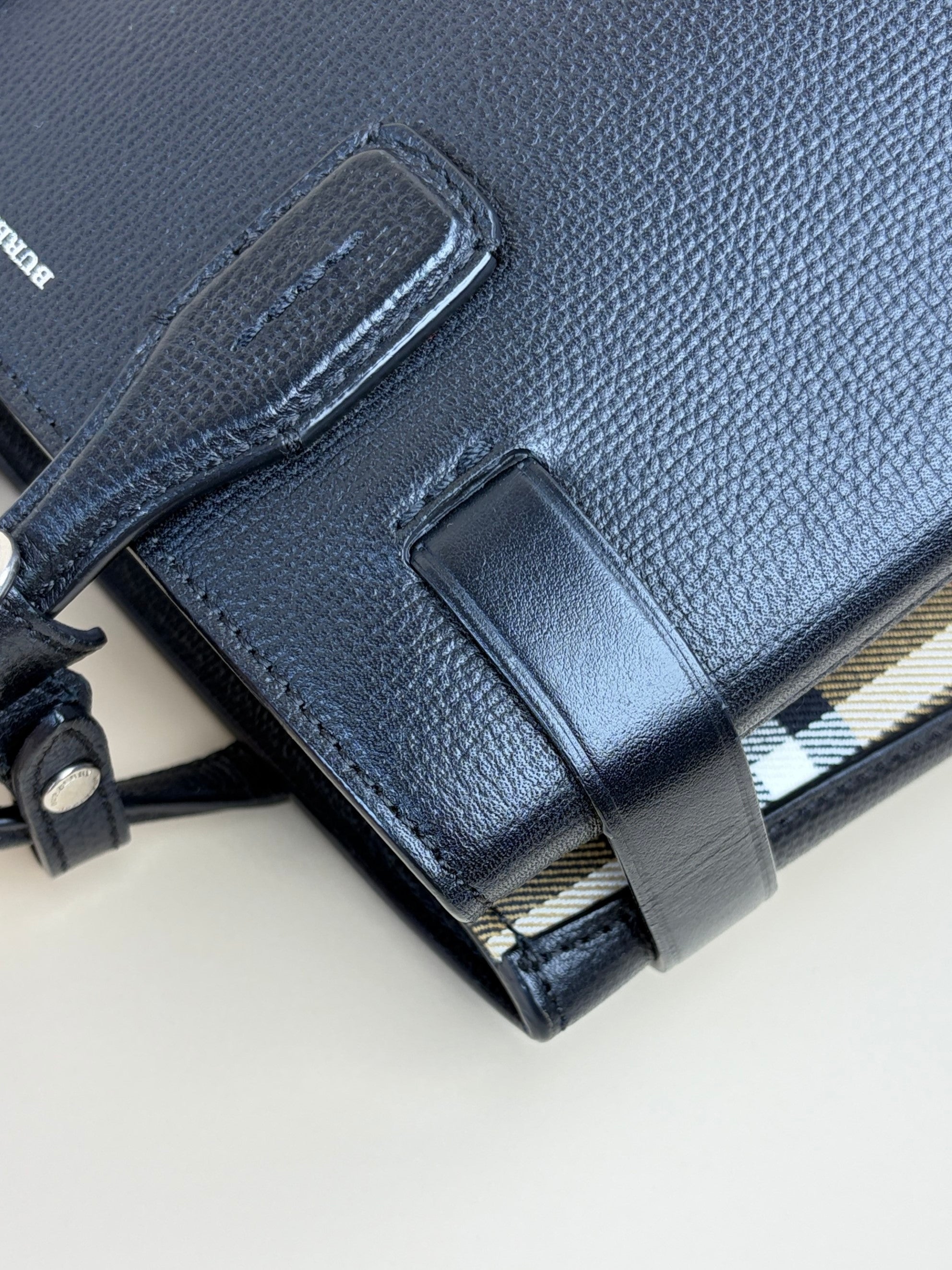 Burberry banner black small leather with House check