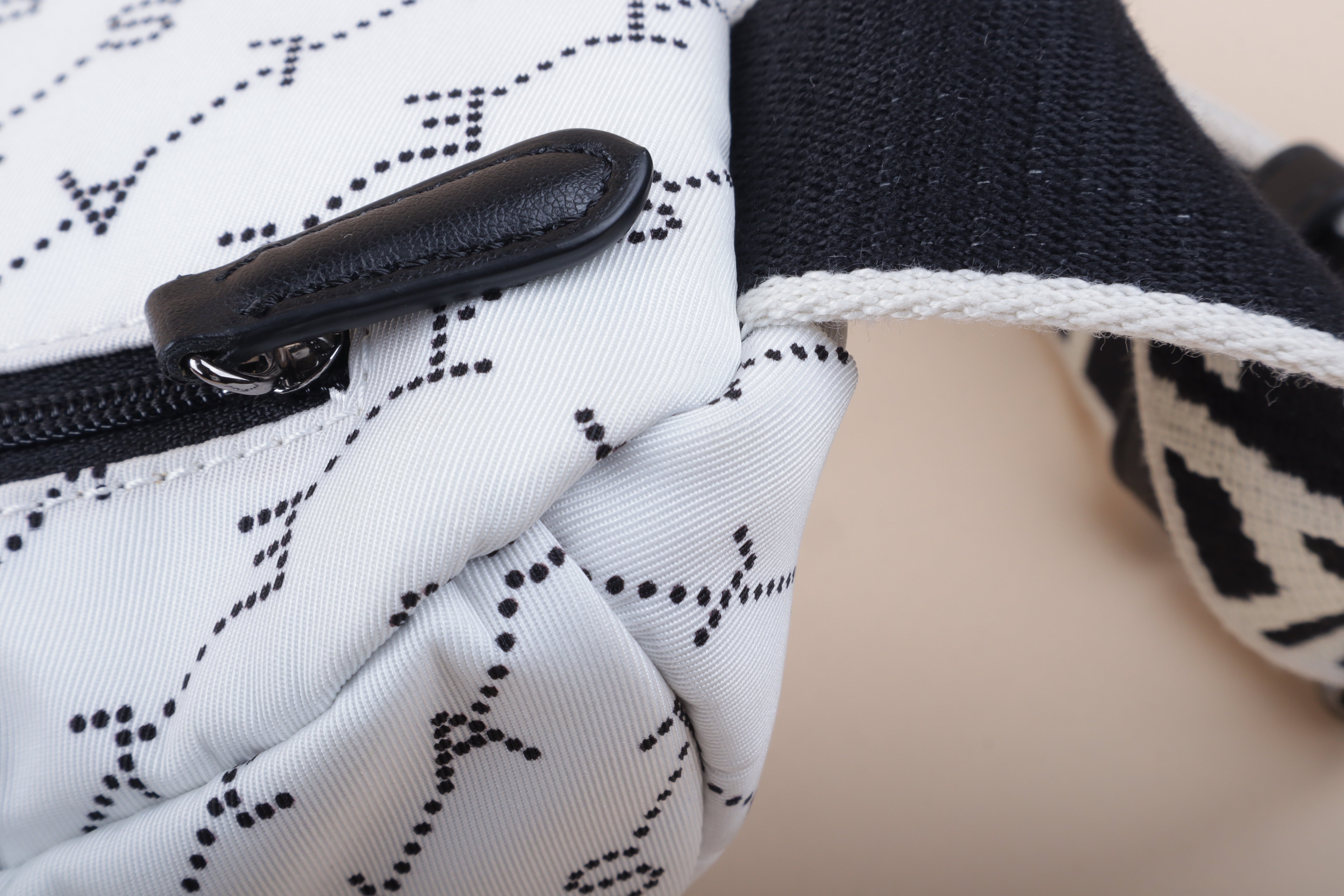 Stella Mccartney waist bag bicolor black and white