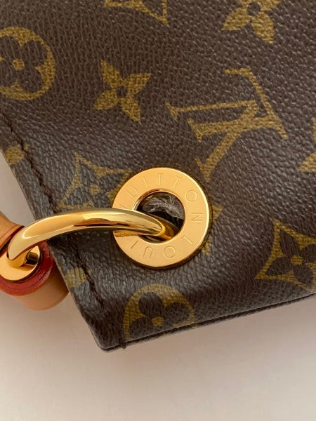 Louis Vuitton Monogram Artsy Bag