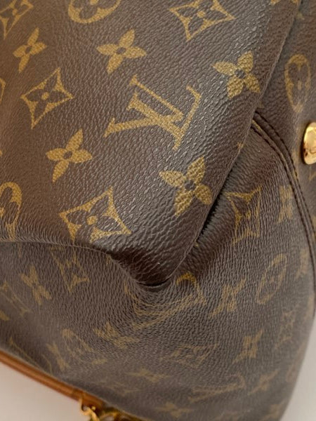 Louis Vuitton Monogram Artsy Bag