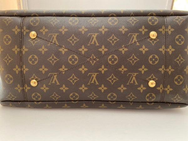 Louis Vuitton Monogram Artsy Bag