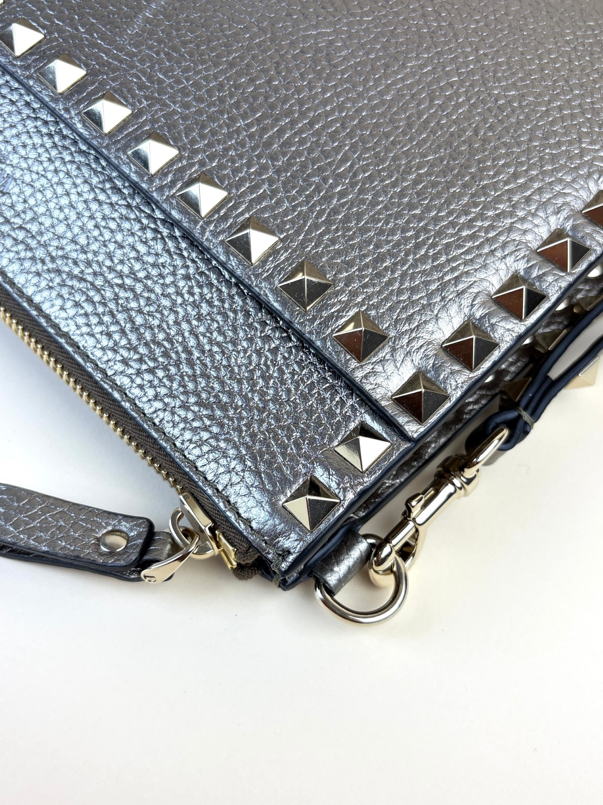 Valentino metallic pebbled calfskin medium Rock stud Clutch