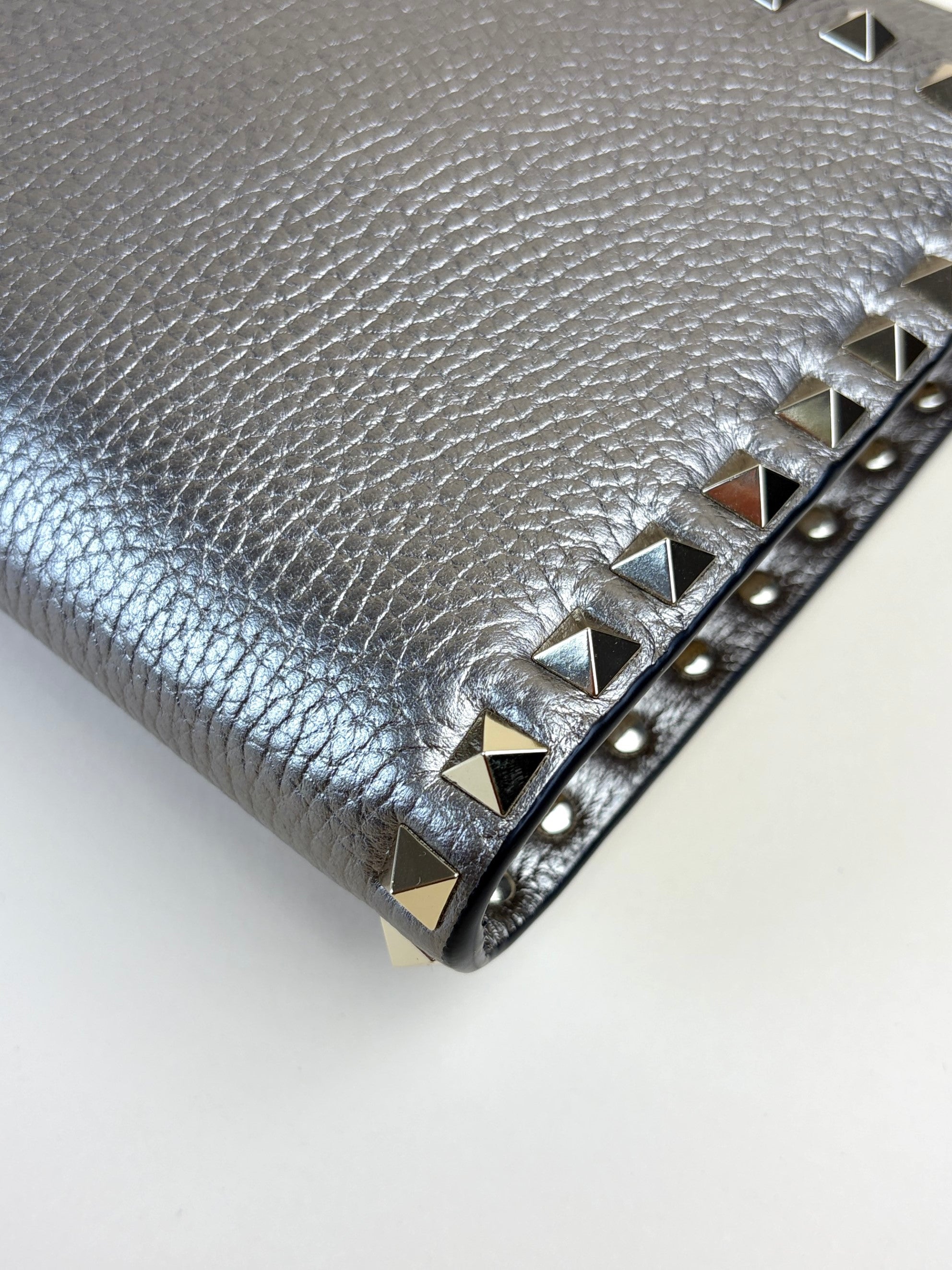 Valentino metallic pebbled calfskin medium Rock stud Clutch