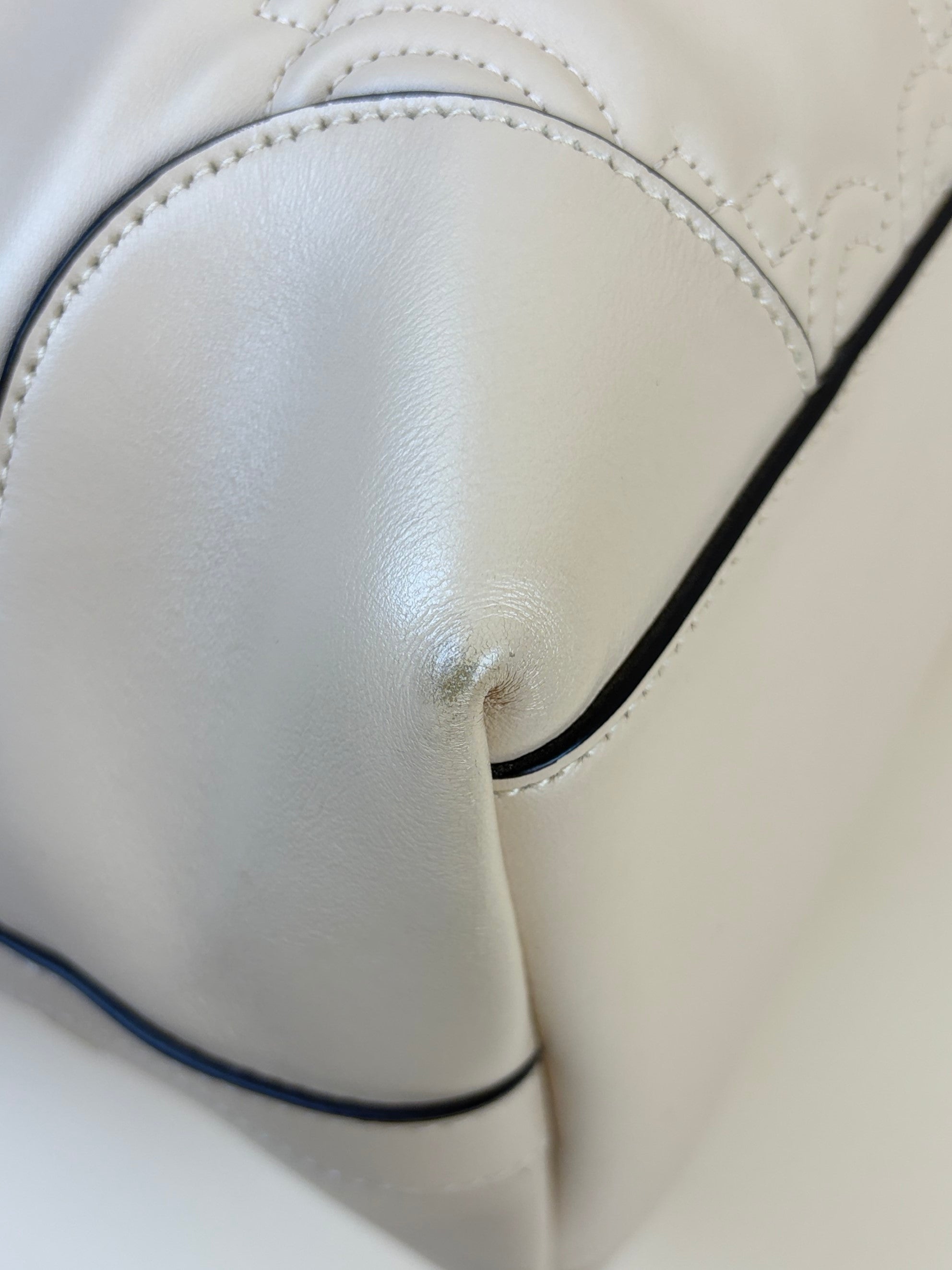 Gucci Beige Embossed Matelasse Medium GG Tote Bag