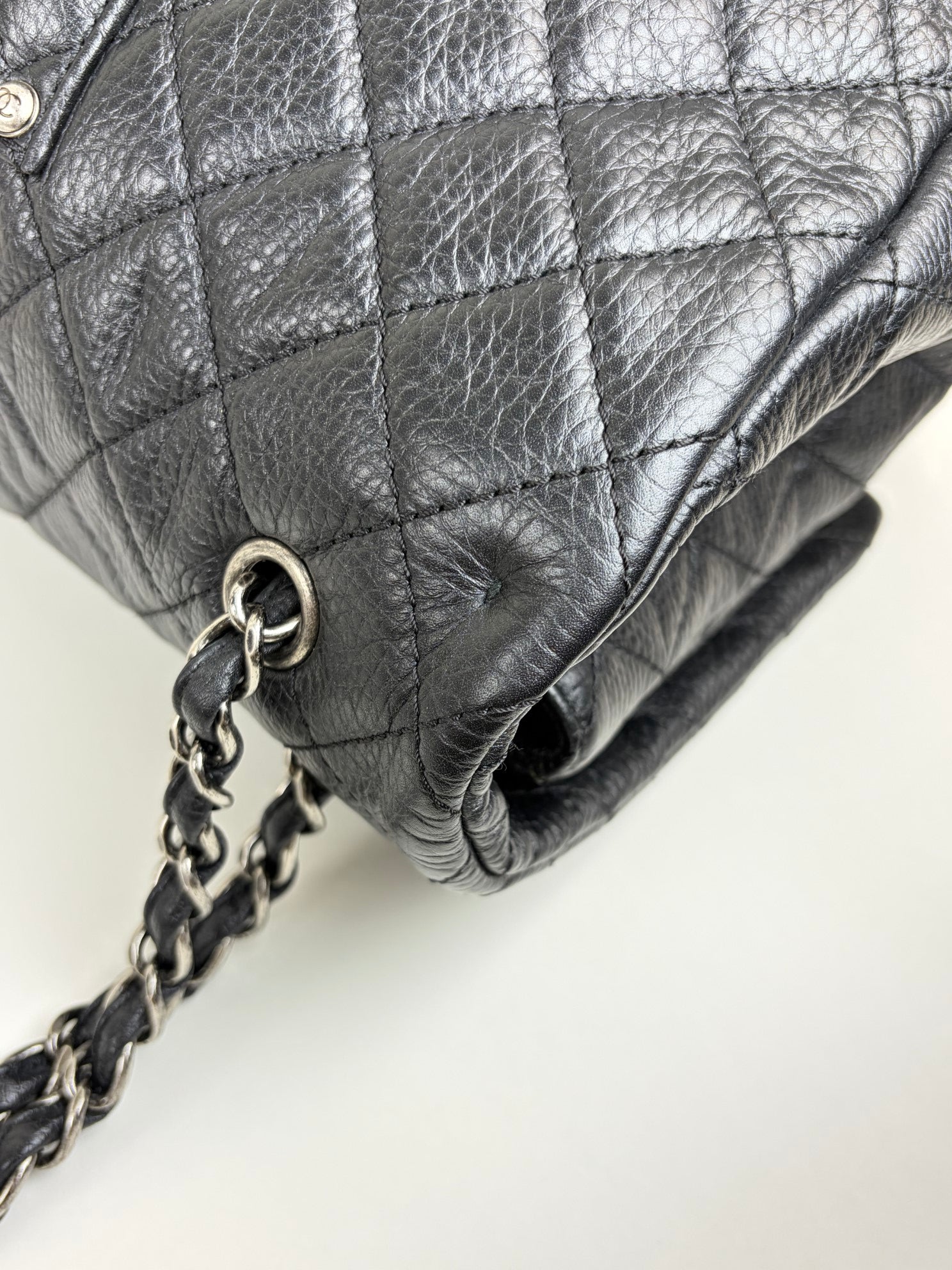 CHANEL black grained calfskin quilted xxl travel flap bag