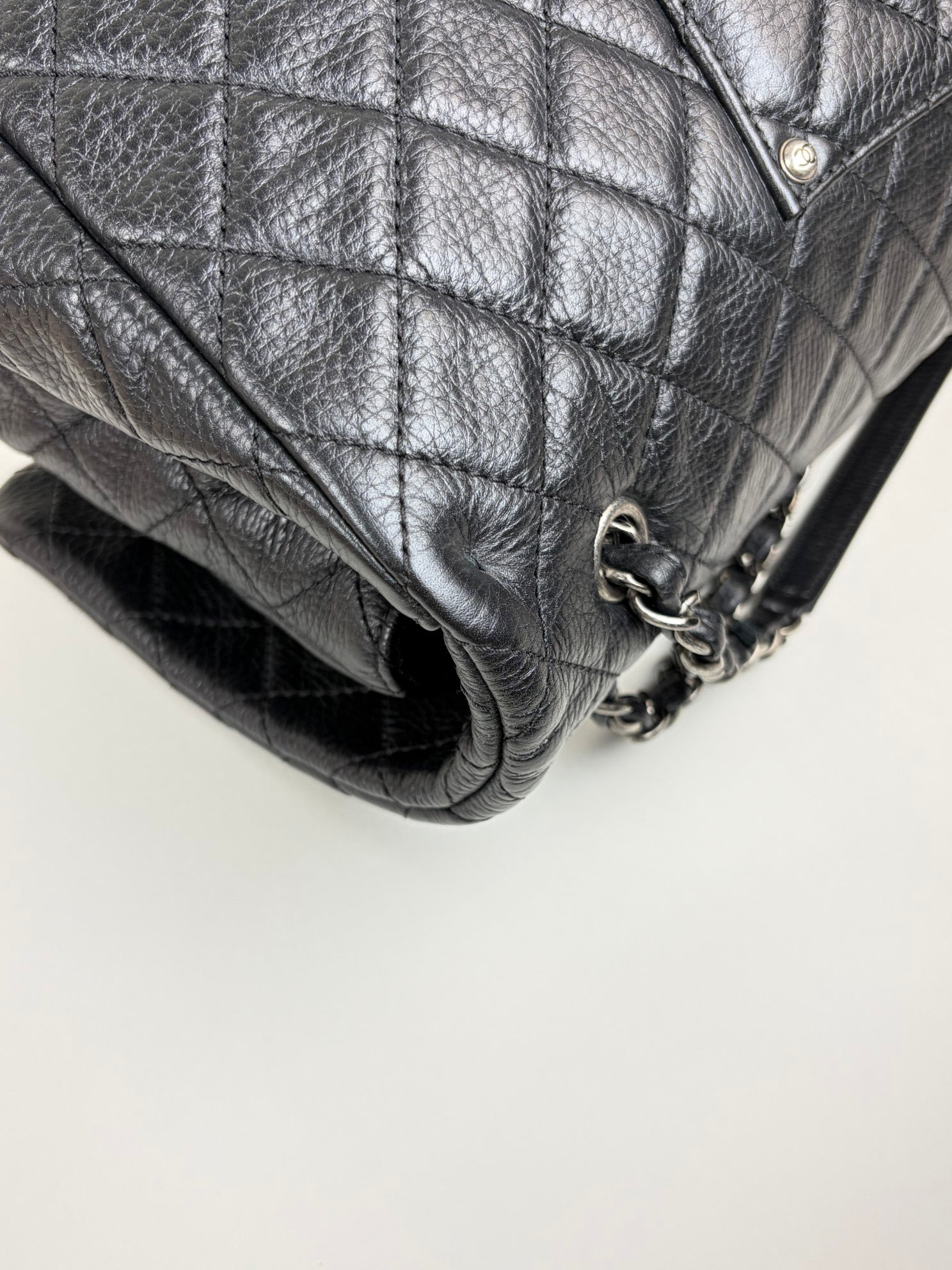 CHANEL black grained calfskin quilted xxl travel flap bag