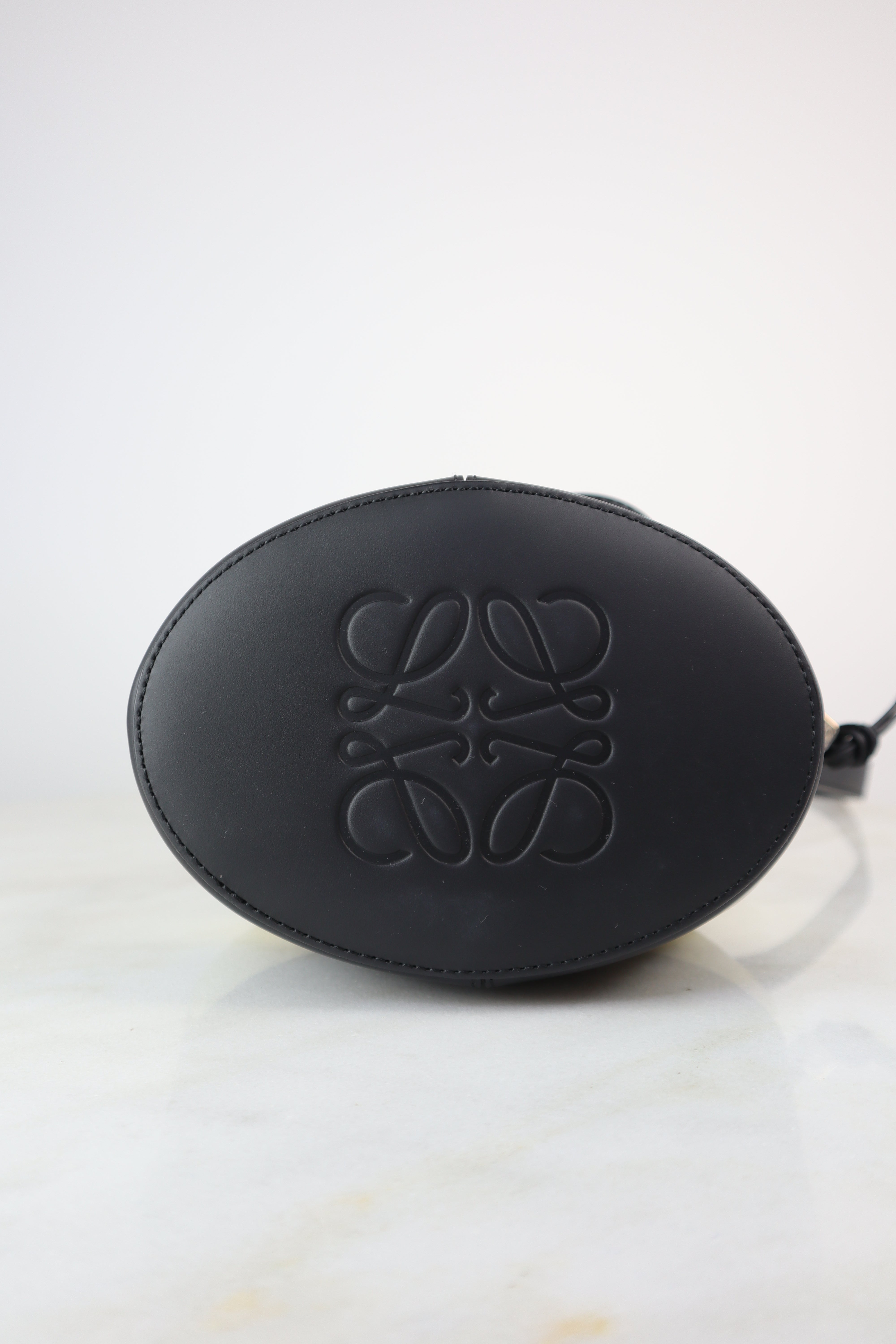 Loewe Bicolor Balloon Bucket Black/White Bucket Bag