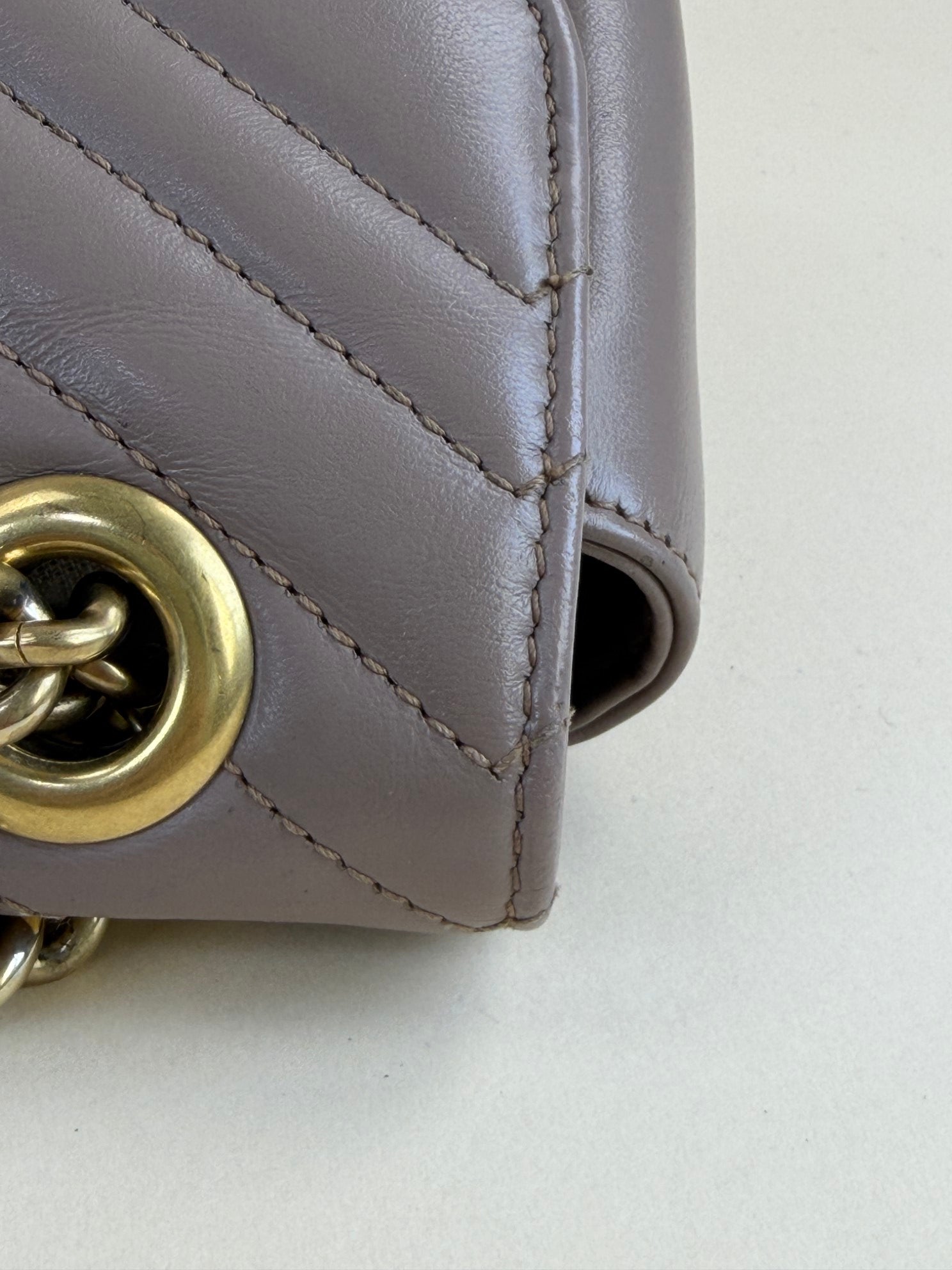 Gucci beige GG Marmont medium