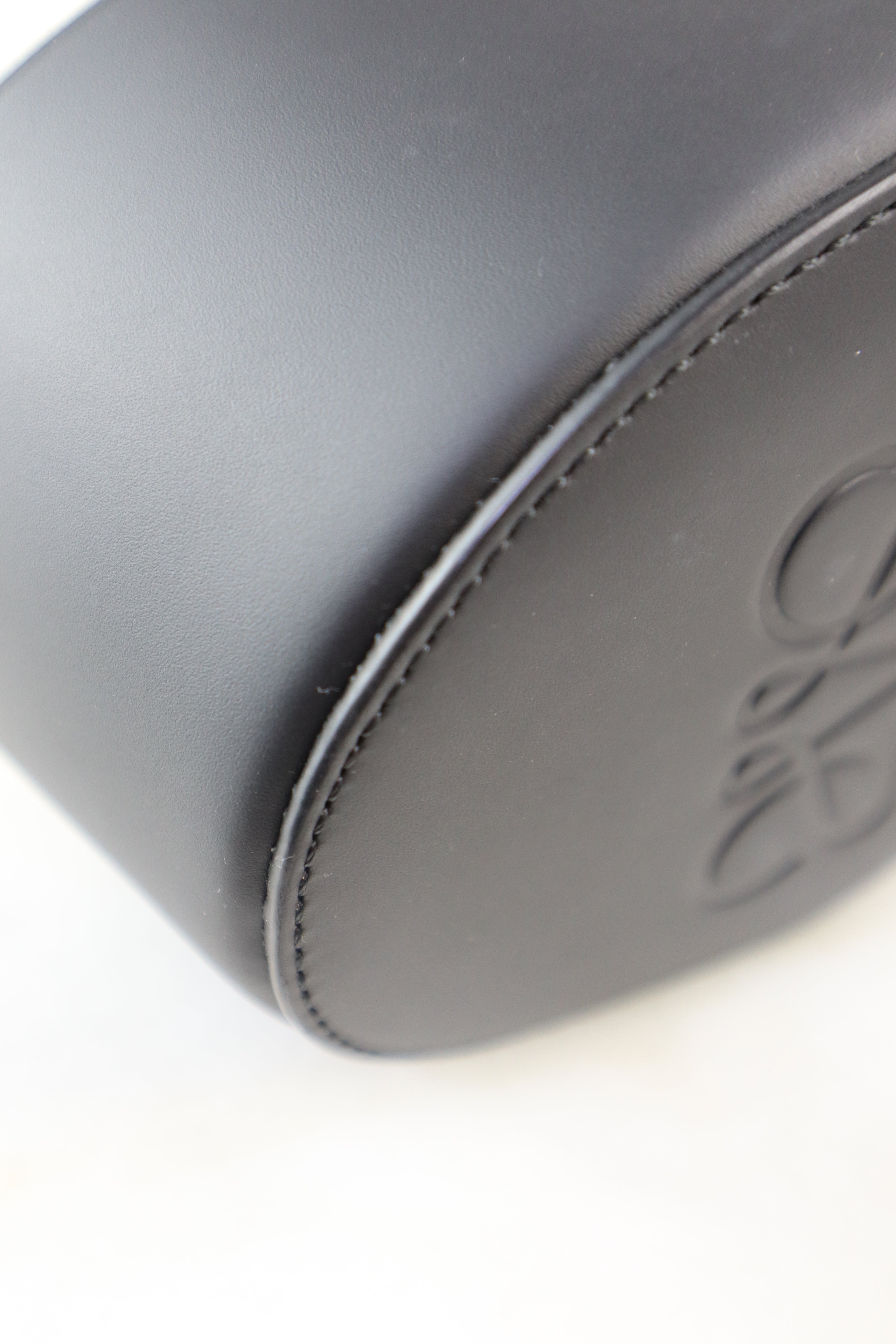 Loewe Bicolor Balloon Bucket Black/White Bucket Bag