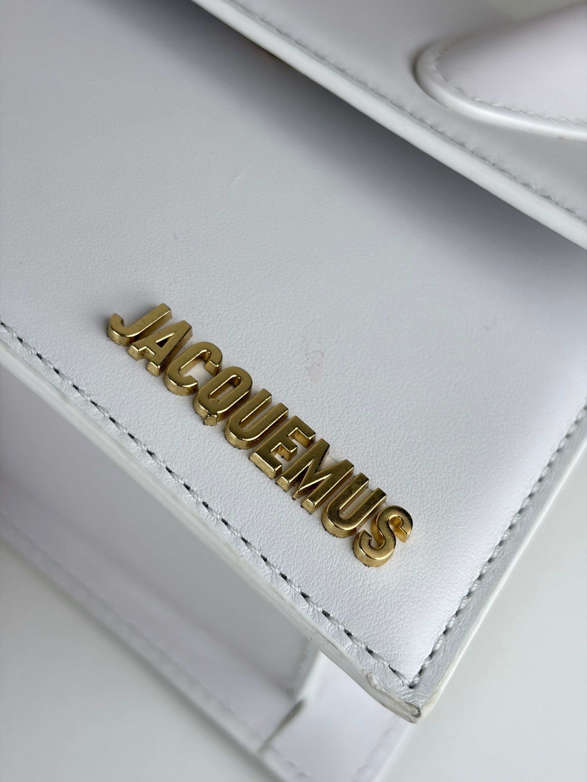 Jacquemus white leather the medium Chiqui to handbag