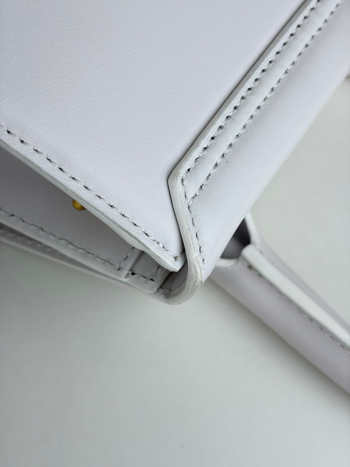 Jacquemus white leather the medium Chiqui to handbag