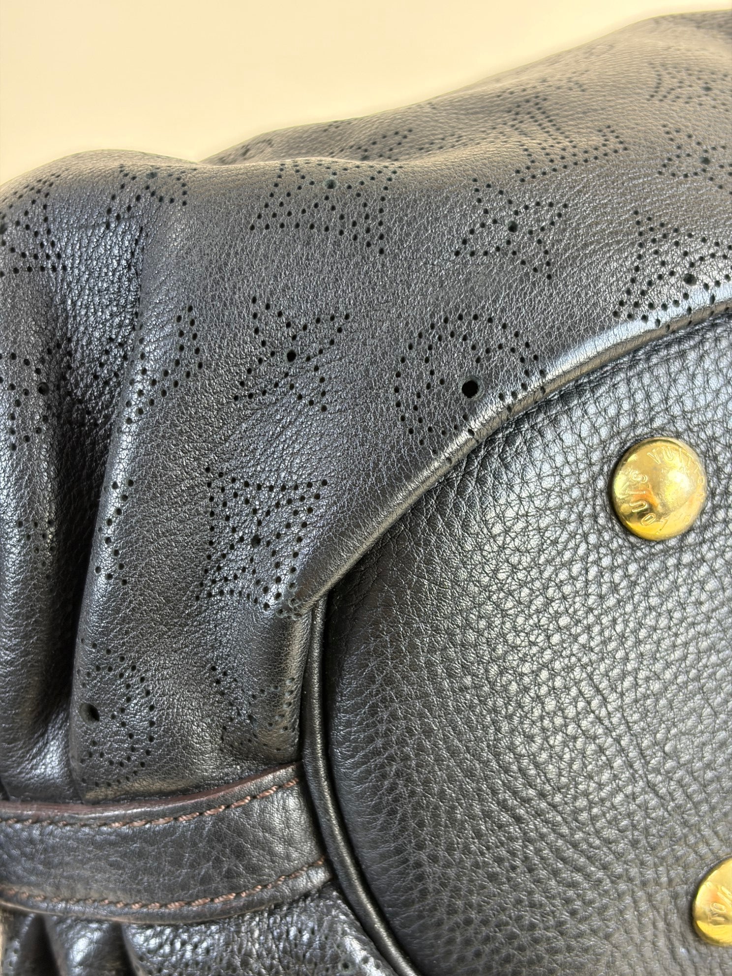 Louis Vuitton Mahina XS-BAG black monogram